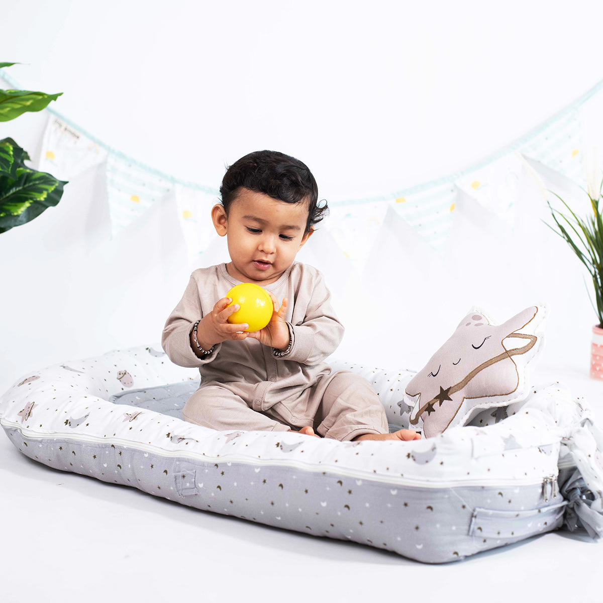 Tiny Snooze Reversible Baby Nest- Starry Nights