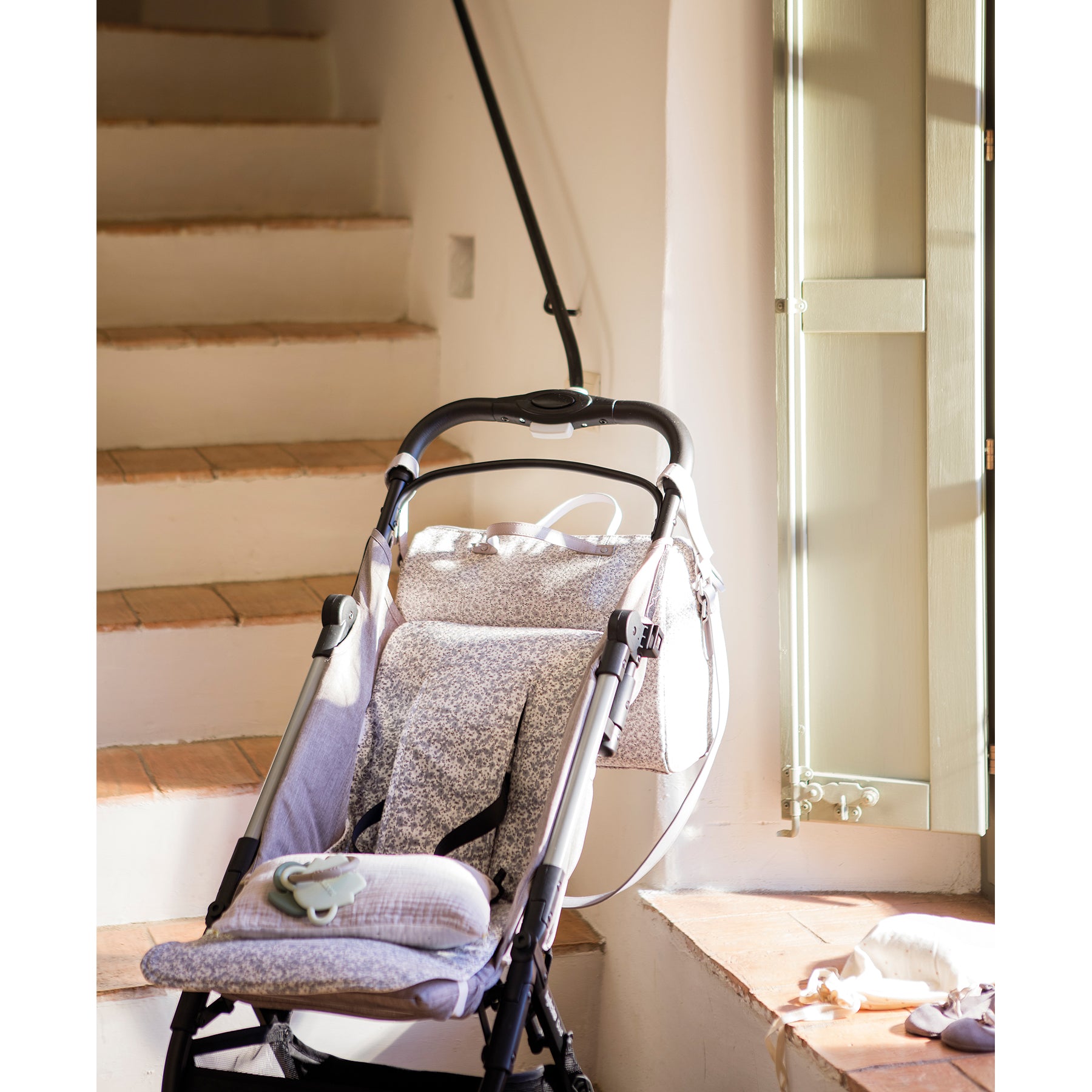 Pasito a Pasito Flower Mellow Grey Diaper Changing Bag