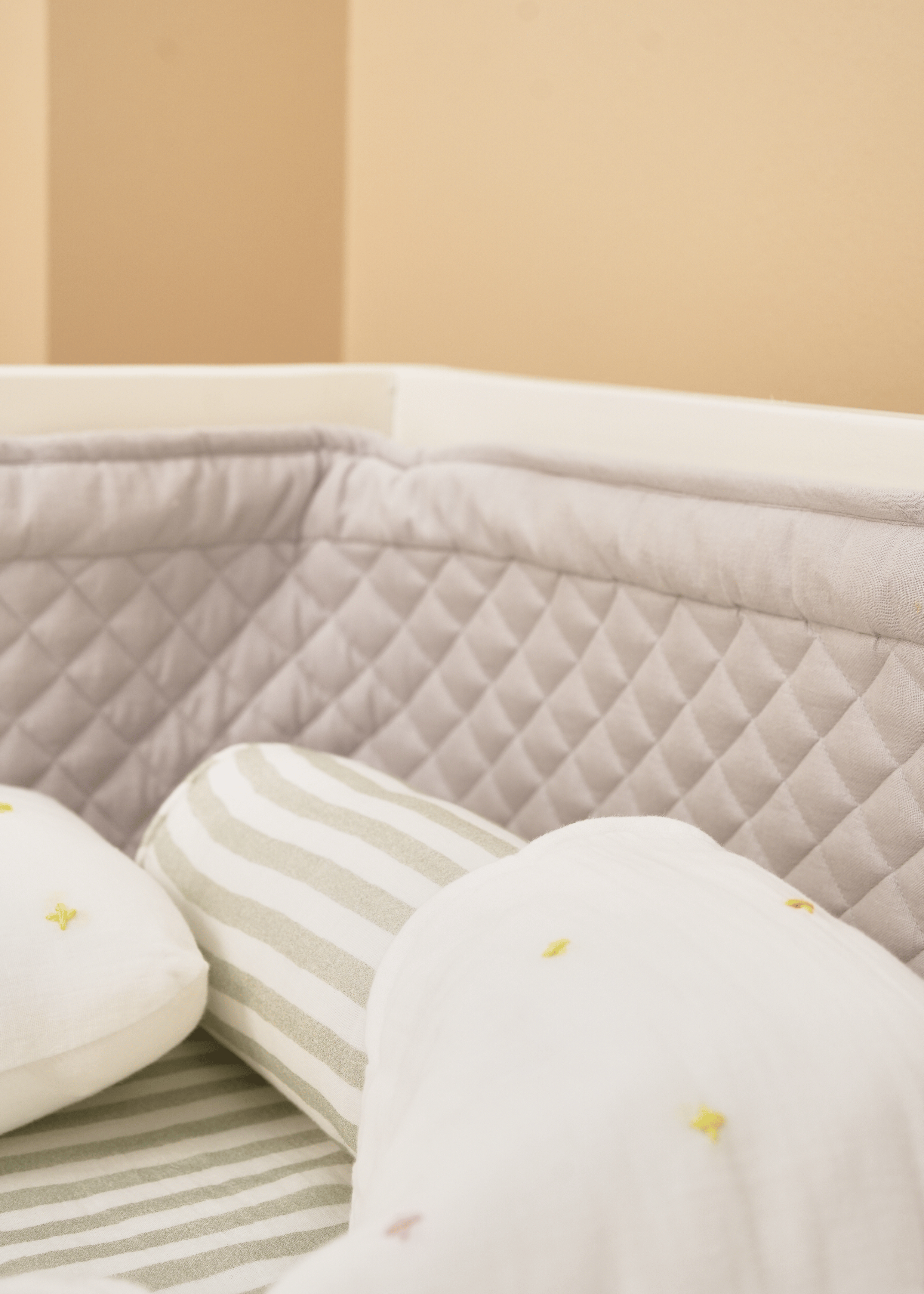 Cot Bumper - White