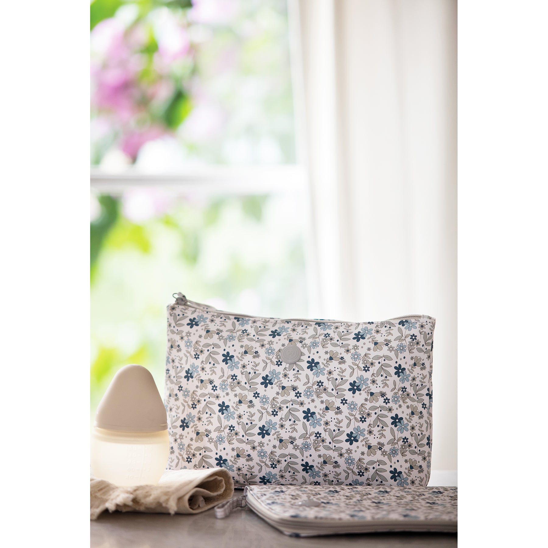 Pasito a Pasito Delia Blue Travel Essentials Pouch