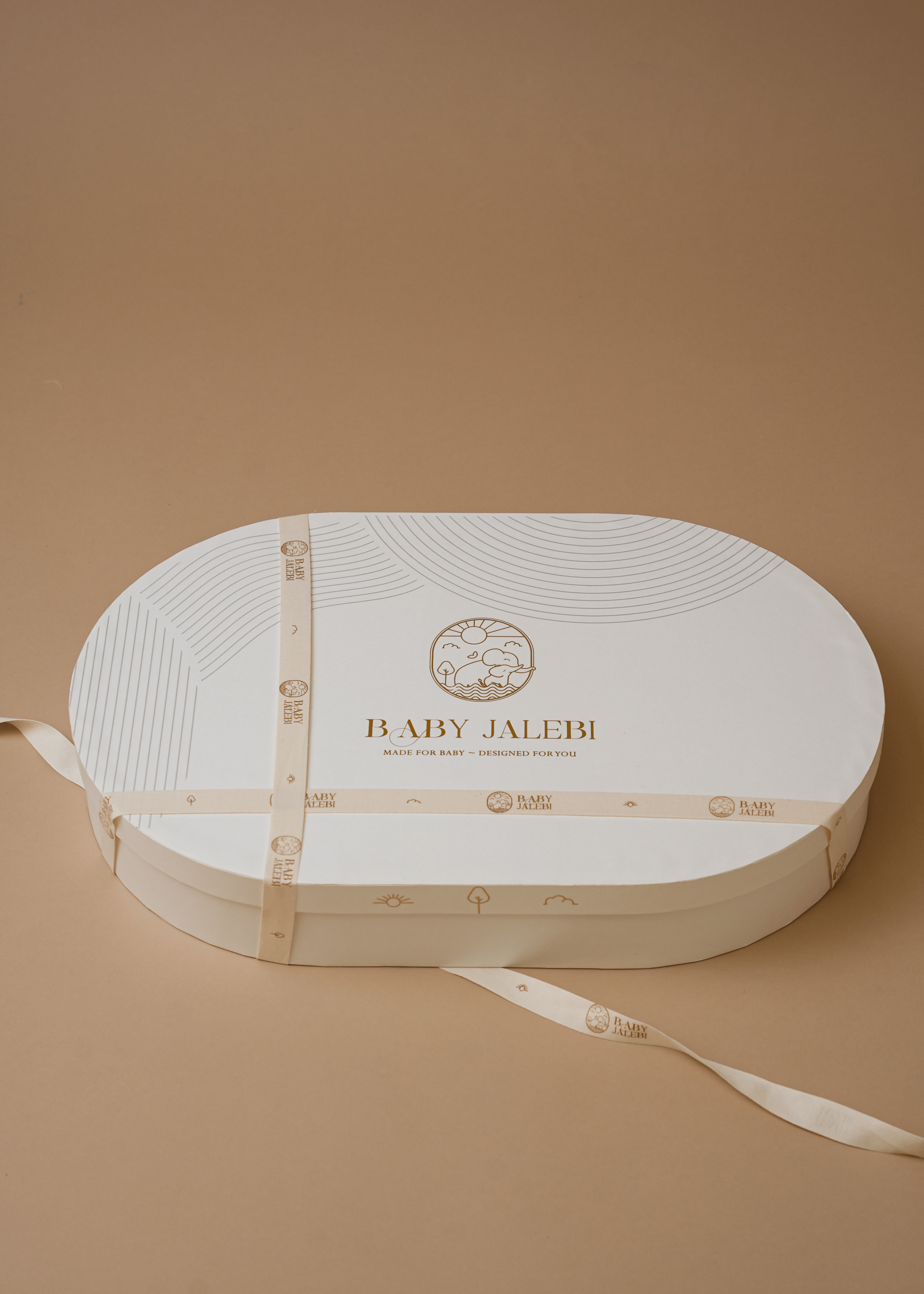 The Oval - Picture Perfect Gift Box