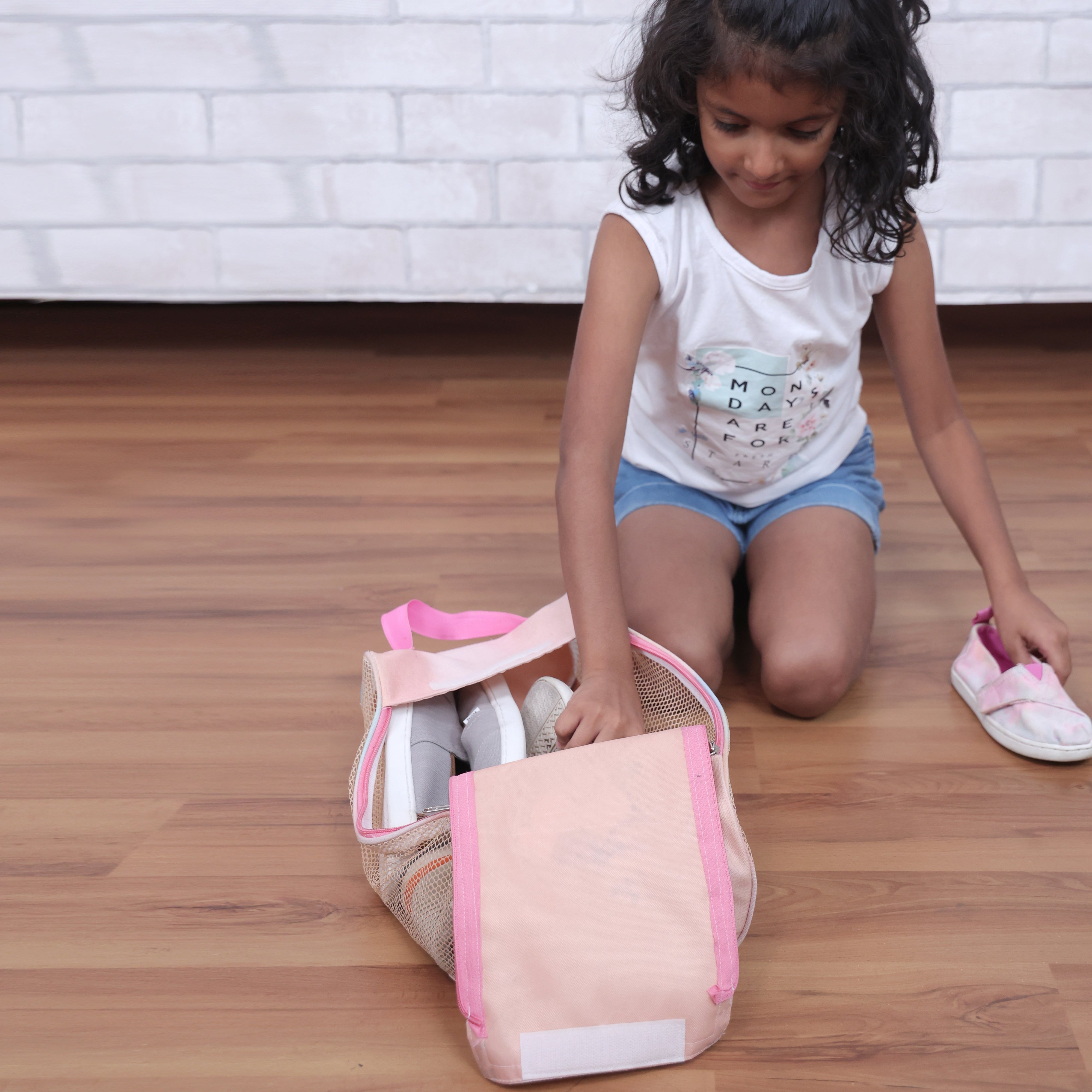 Ooh la Llama Shoe Bag