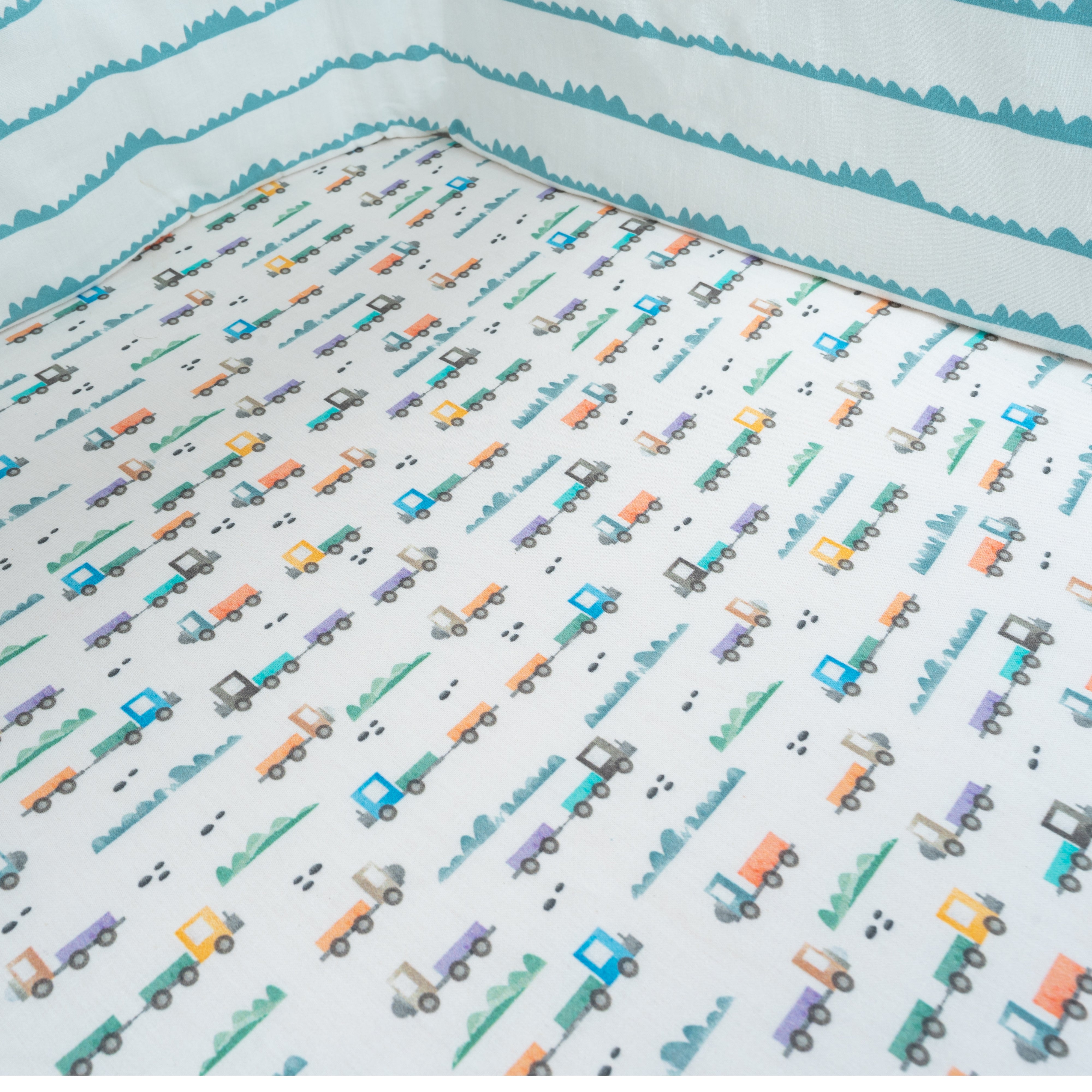 Tiny Snooze Organic Cot Bedding Set – Traffic jam