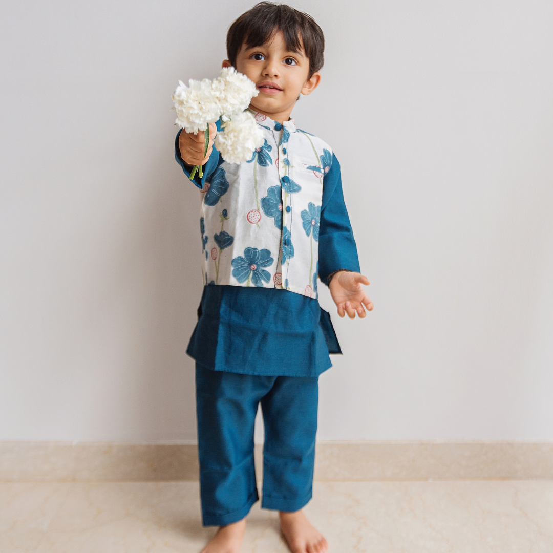 Chanderi Kurta Pyjama & Bandi Set