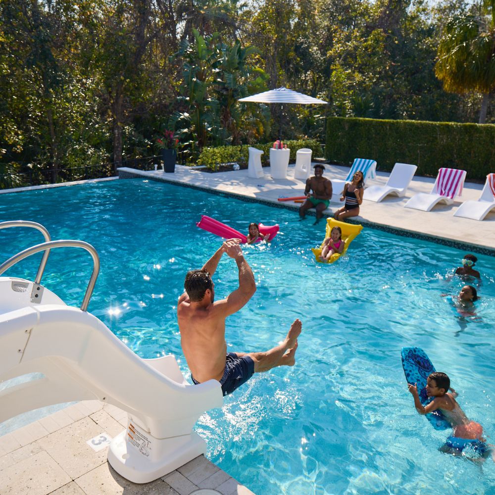 Step2 Vero Poolside Slide (White)
