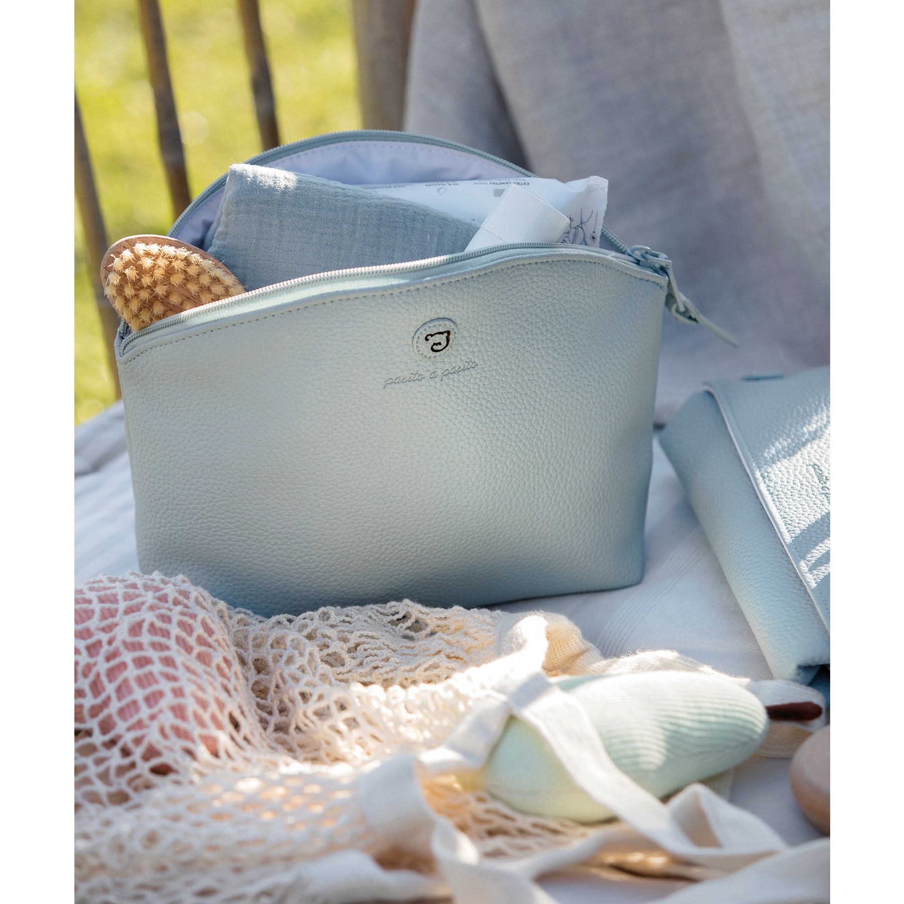 Pasito a Pasito Yummi Green Travel Essentials Pouch