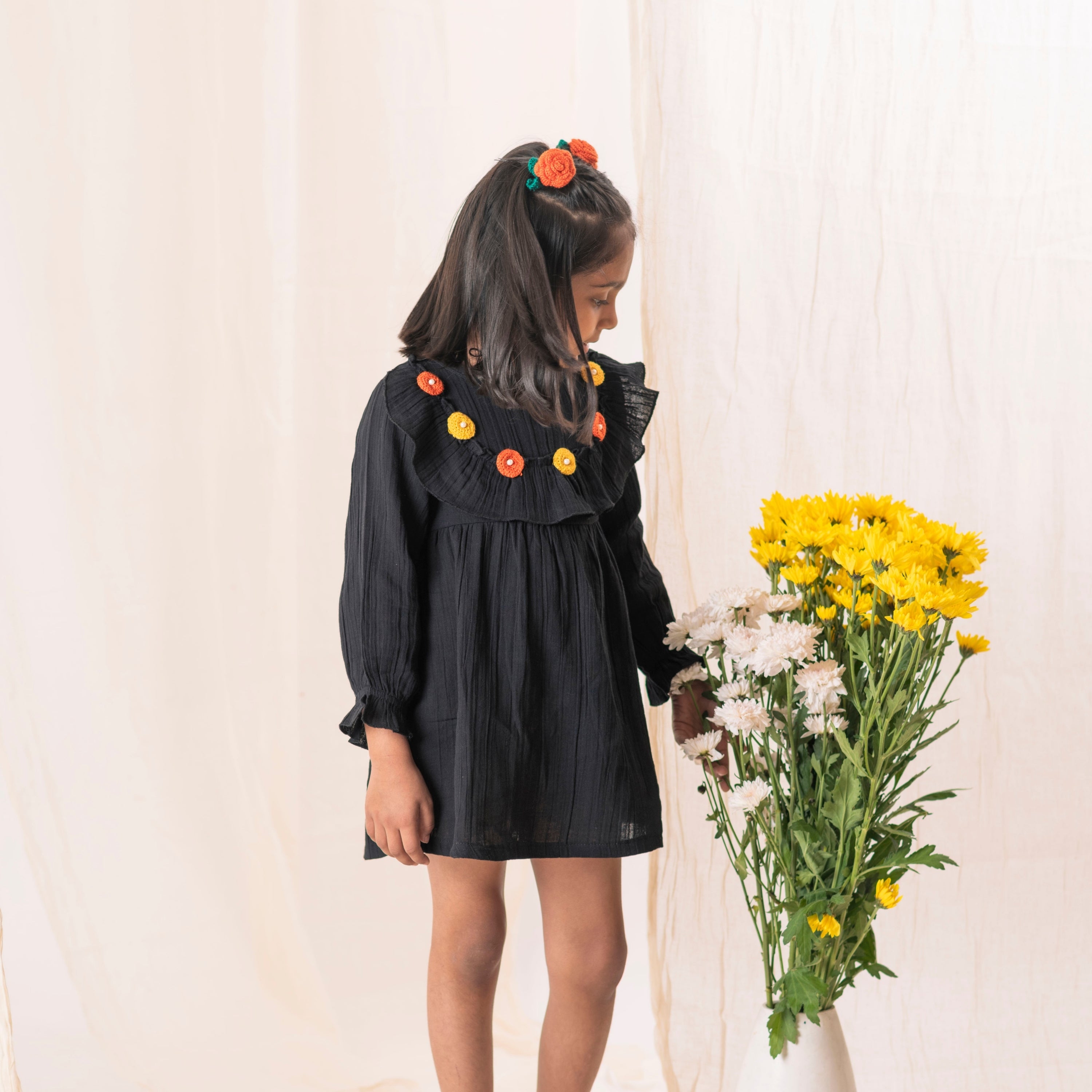 Organic Cotton Muslin Black Dress & Rose Rubberband-Gift Set