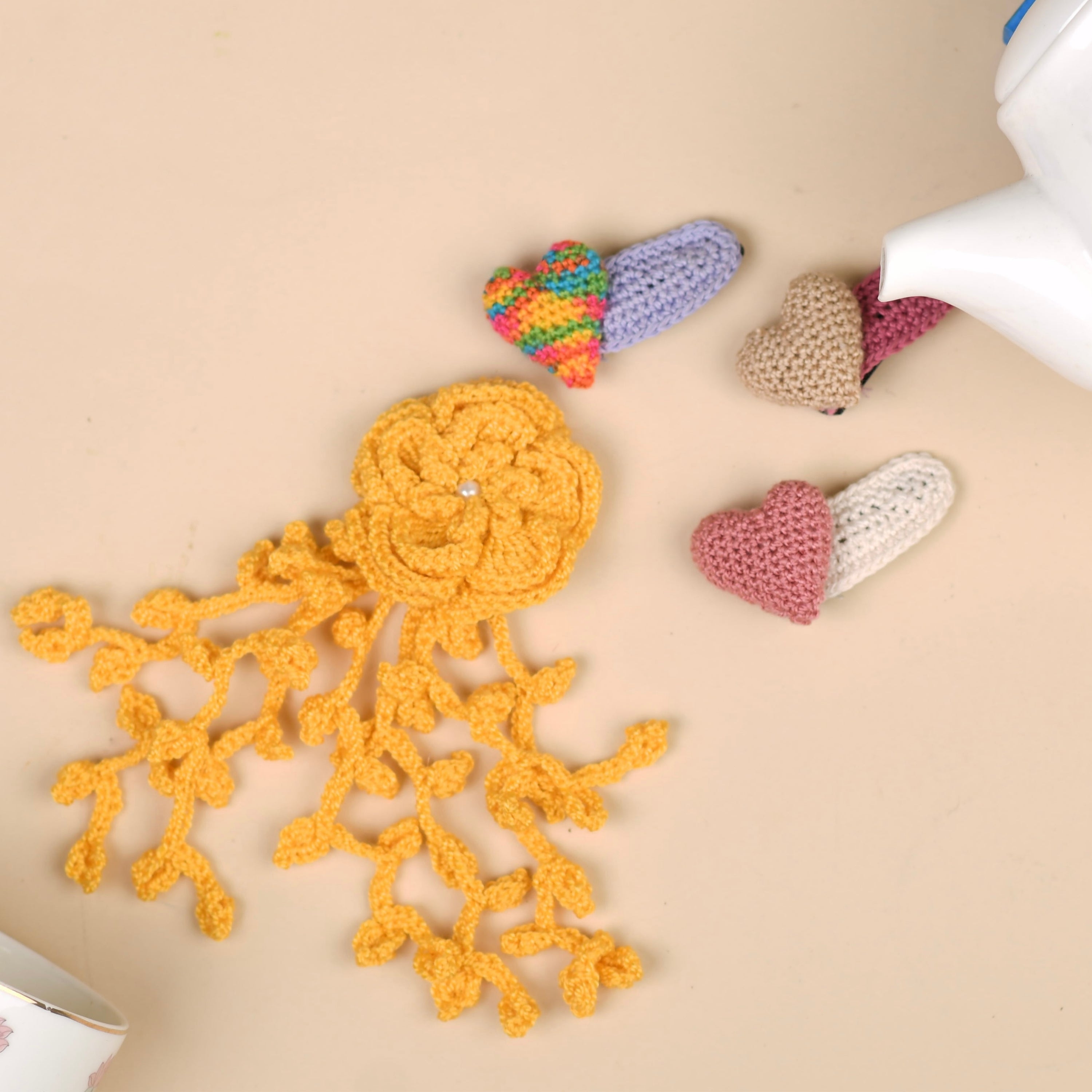 Love Live Laugh - Long Flower Hanging Clip/ Heart Clip