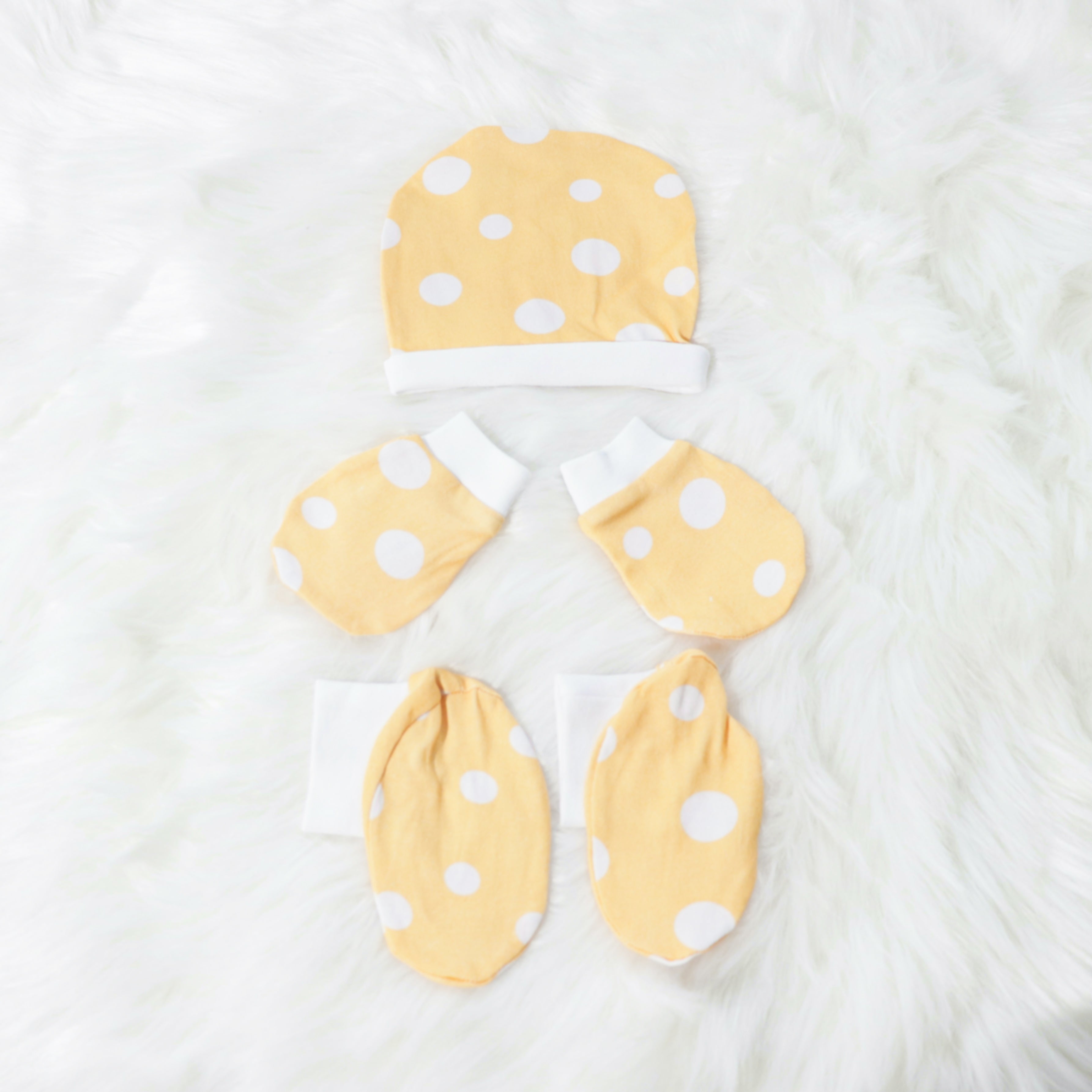 Cute Polka - Cotton Cap, Mittens & Booties Set