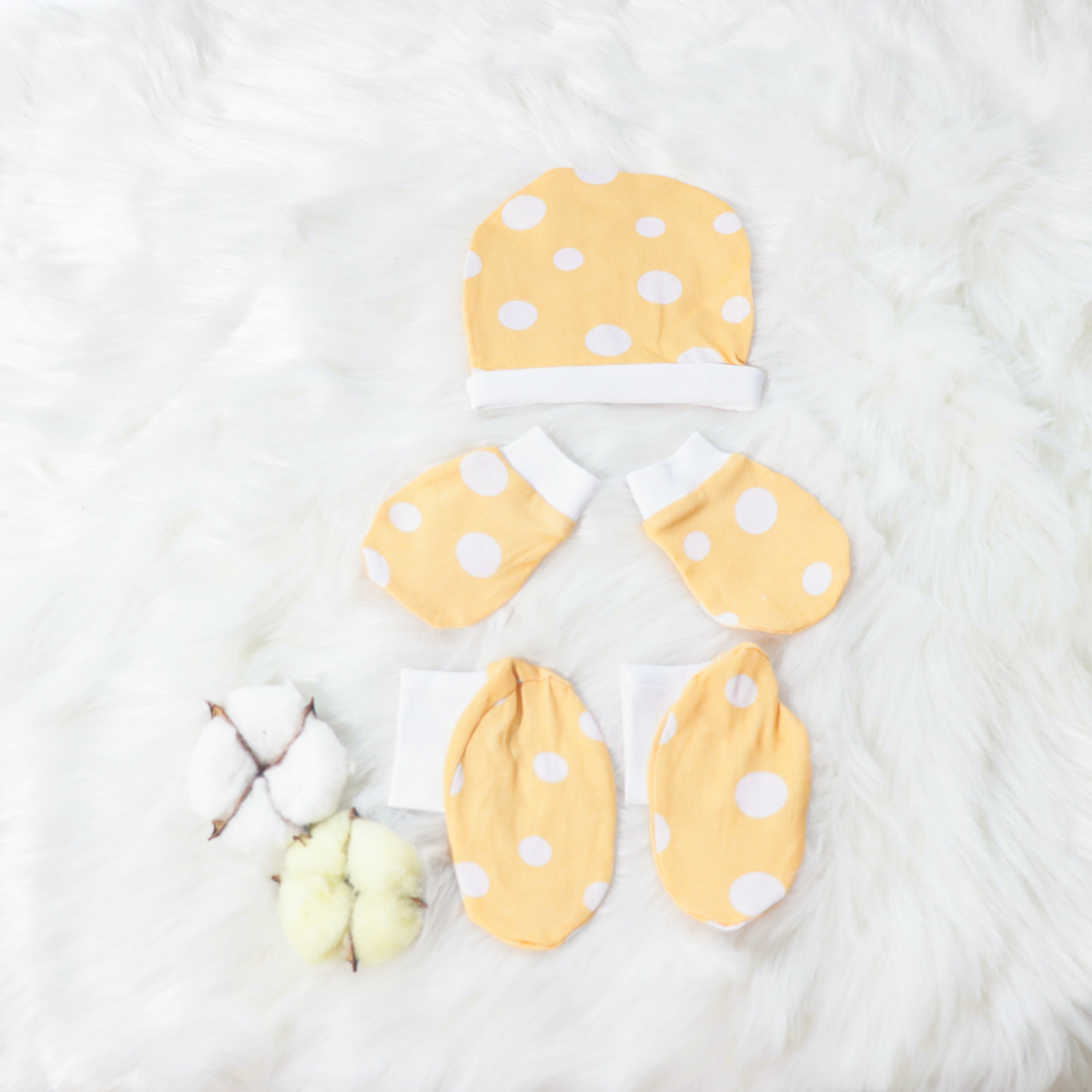 Cute Polka - Cotton Cap, Mittens & Booties Set