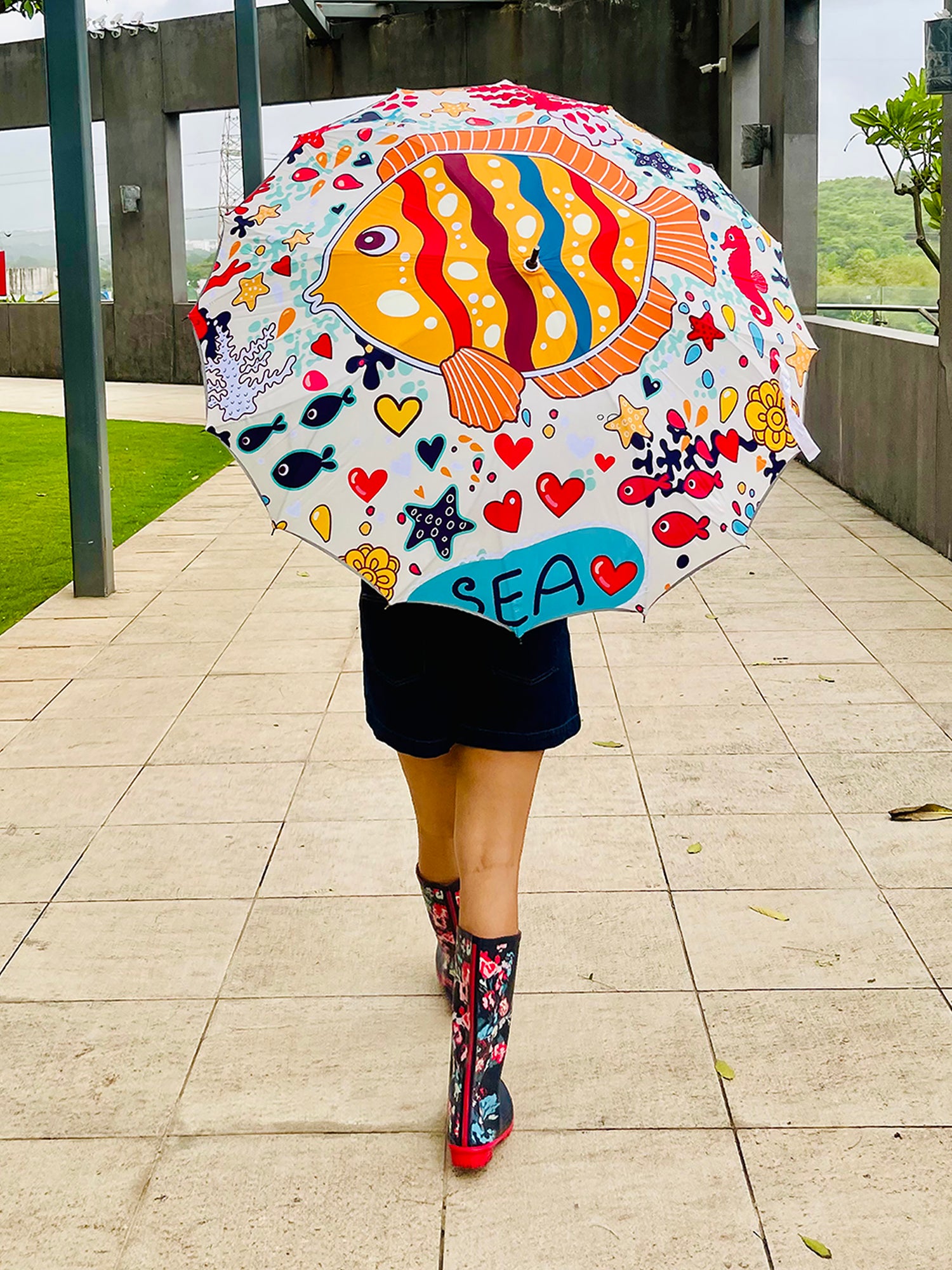 Little Surprise Box, Fishy Island Theme Rain & All Season Umbrella for Teens And Adults