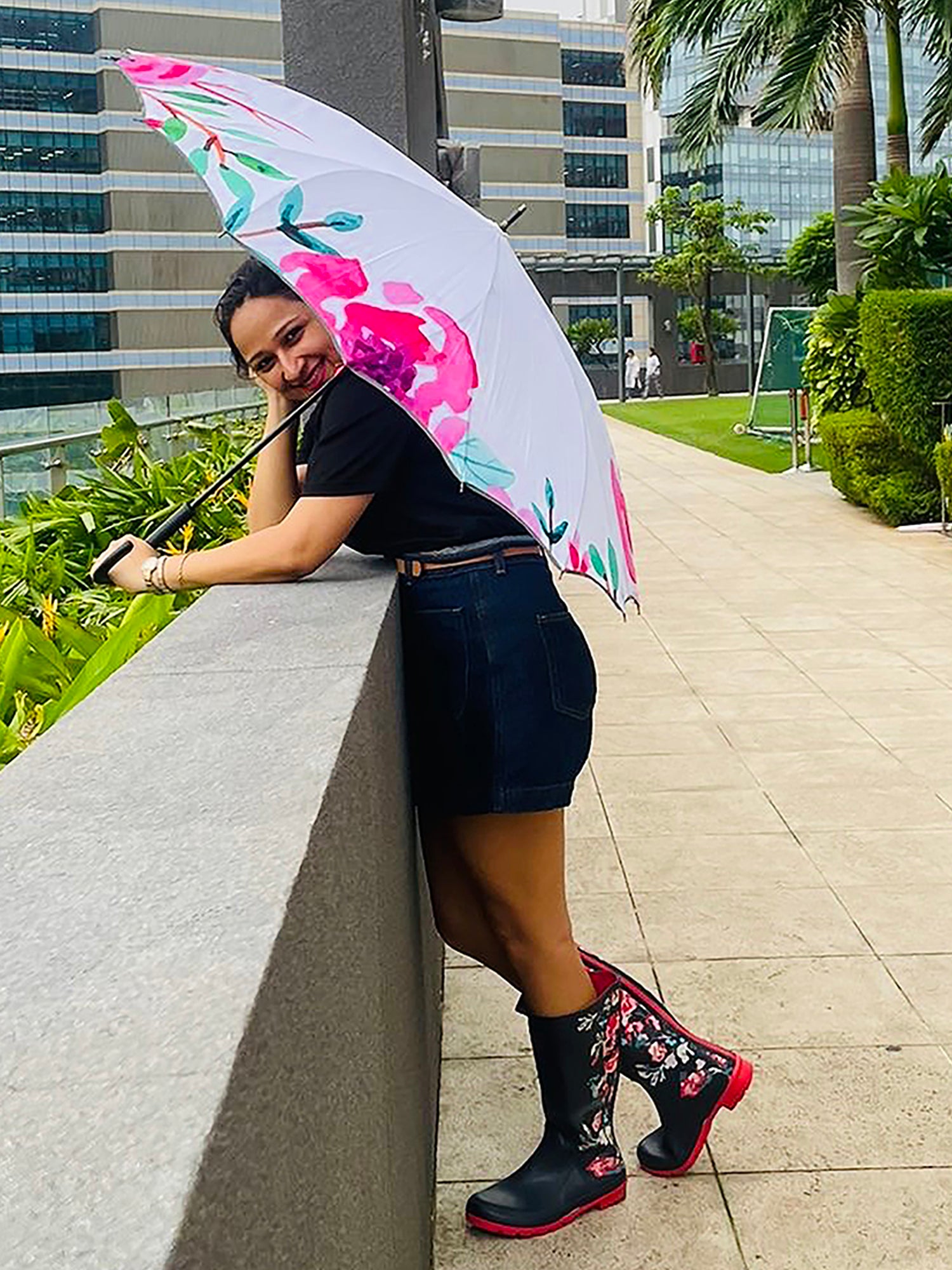 Little Surprise Box, Pink floral Paint Brush theme Rain & All Season Umbrella for Teens And Adults