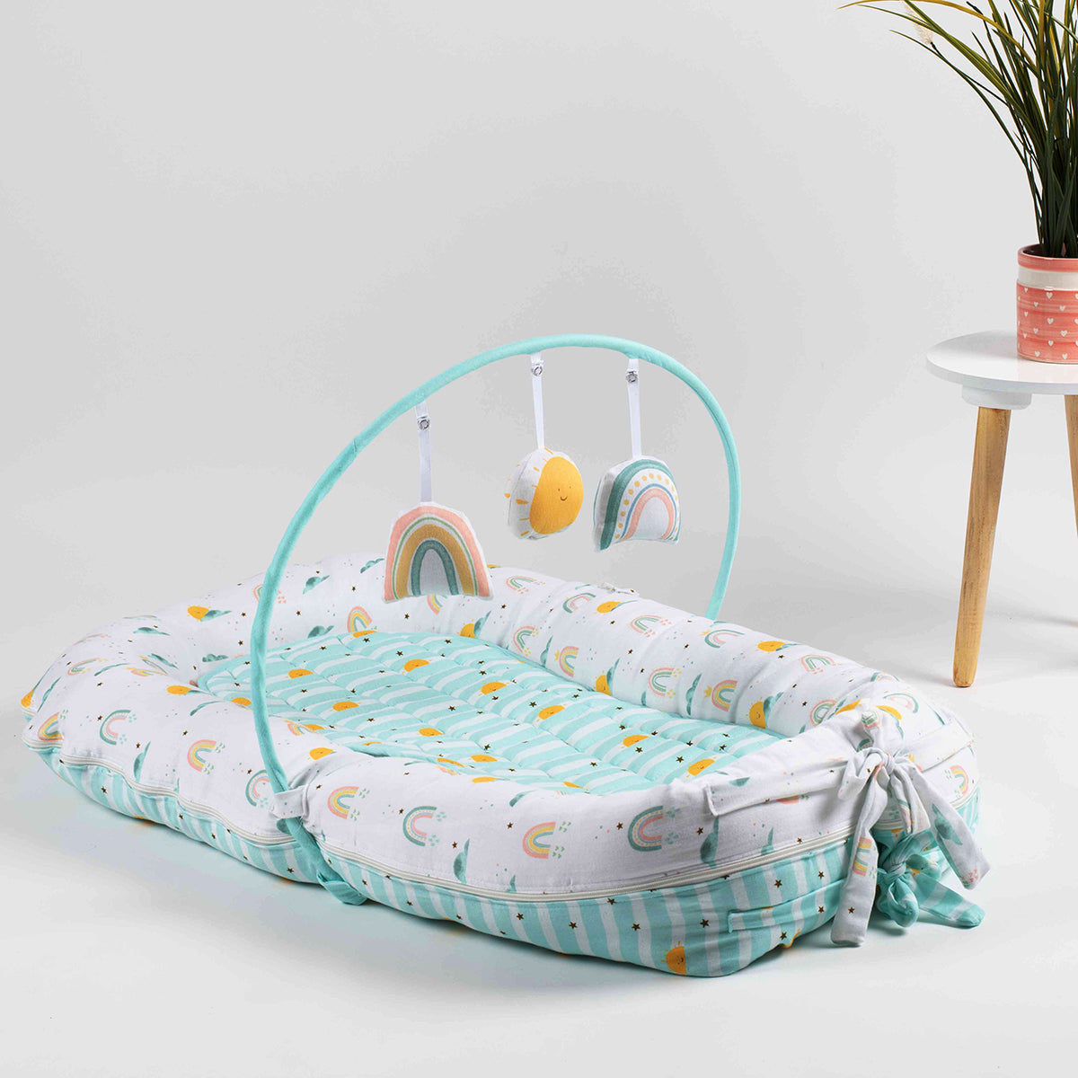 Tiny Snooze Reversible Baby Nest- Horizon