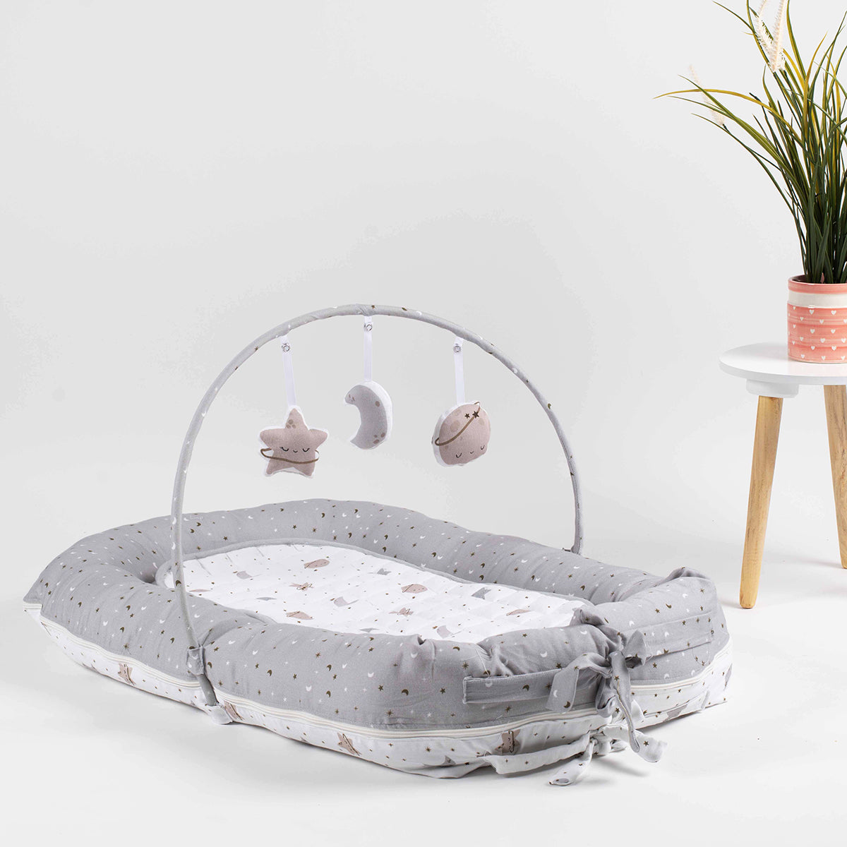 Tiny Snooze Reversible Baby Nest- Starry Nights