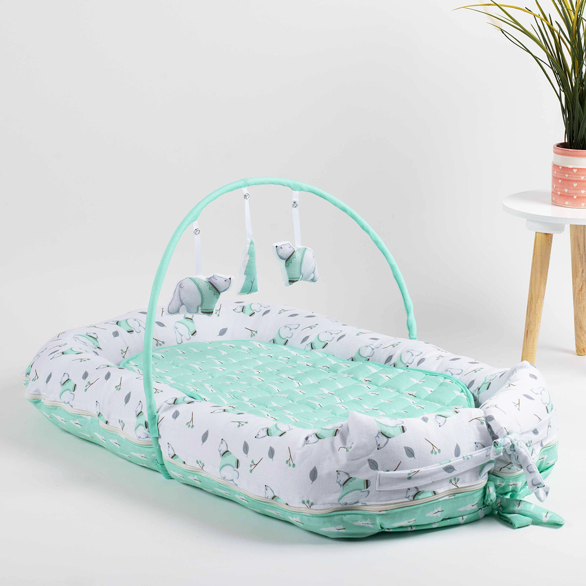 Tiny Snooze Reversible Baby Nest- Arctic