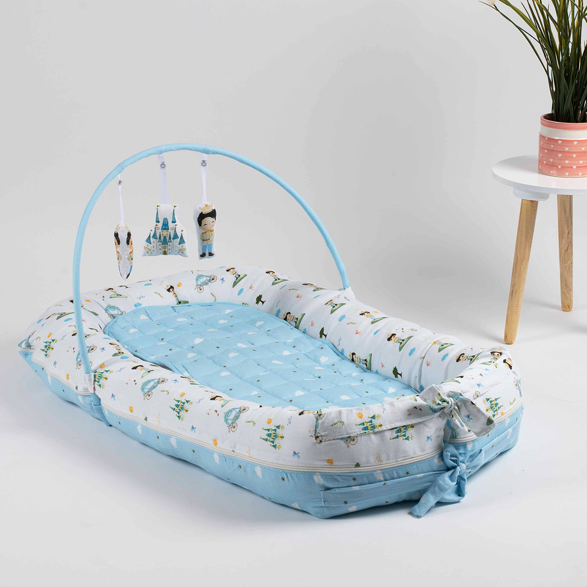 Tiny Snooze Reversible Baby Nest- The Little Prince