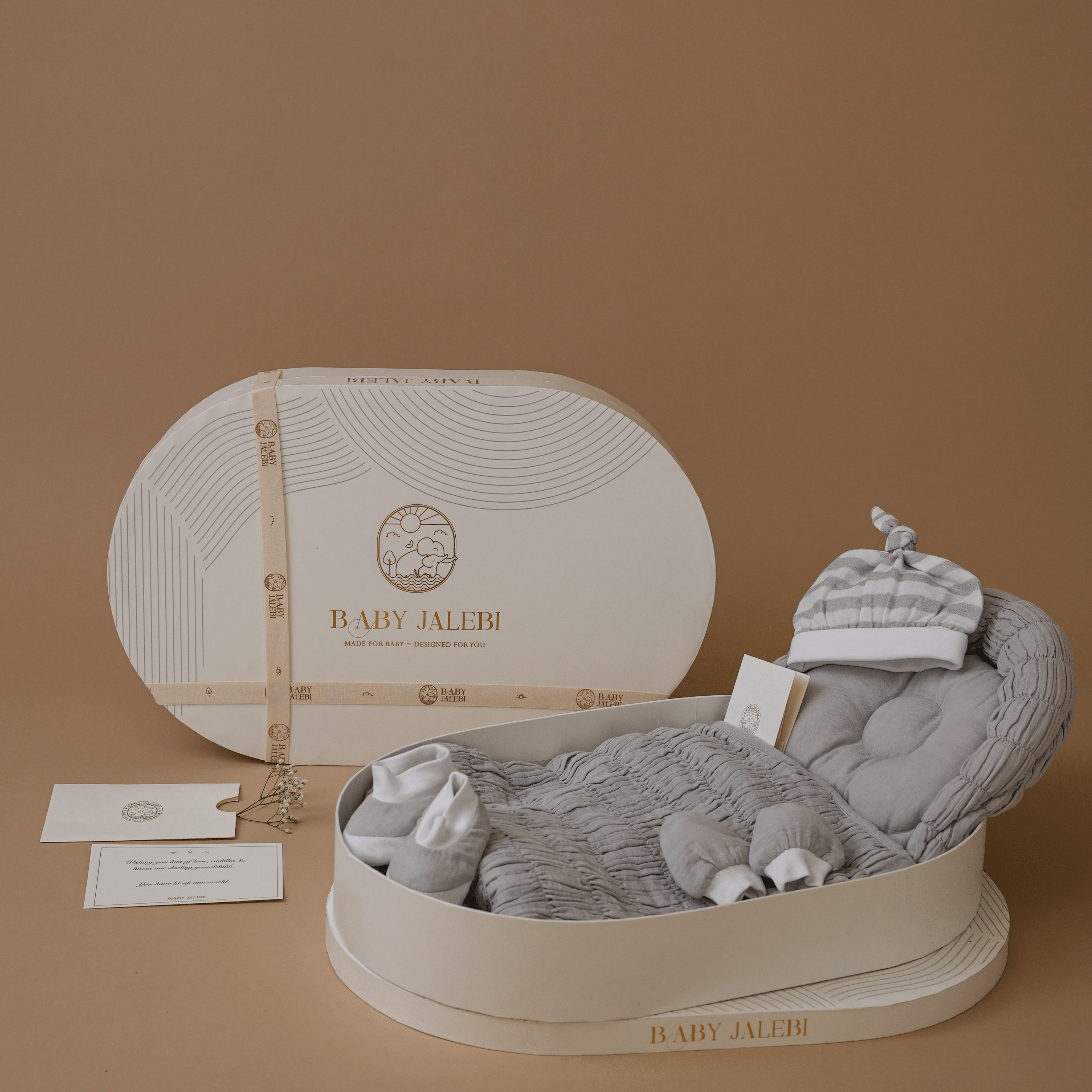 The Oval - Picture Perfect Gift Box