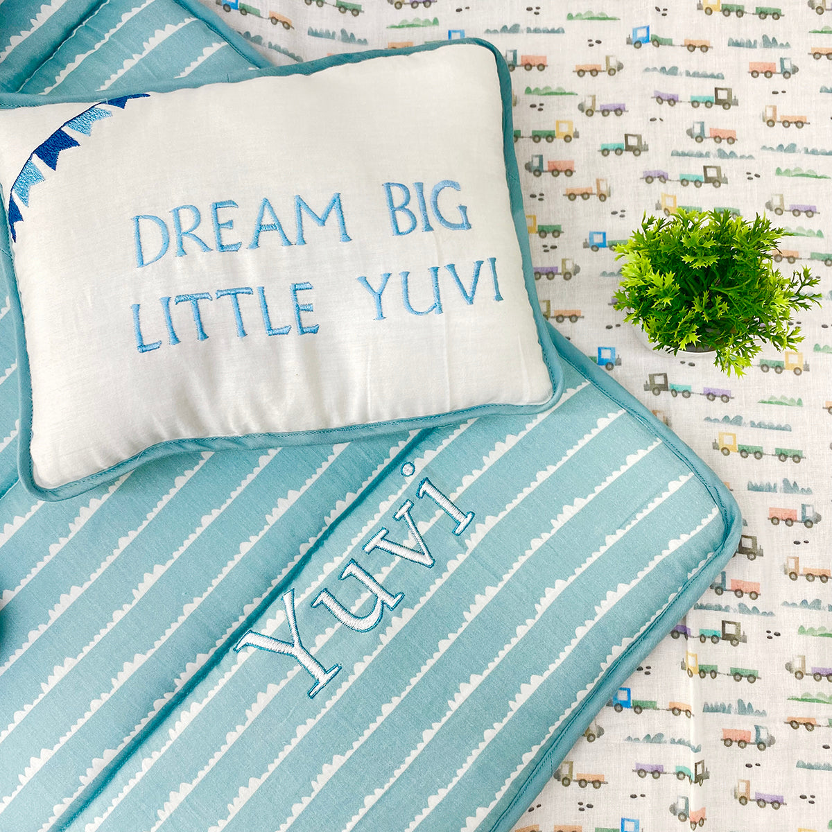 Tiny Snooze First Year Gift Set- Traffic Jam
