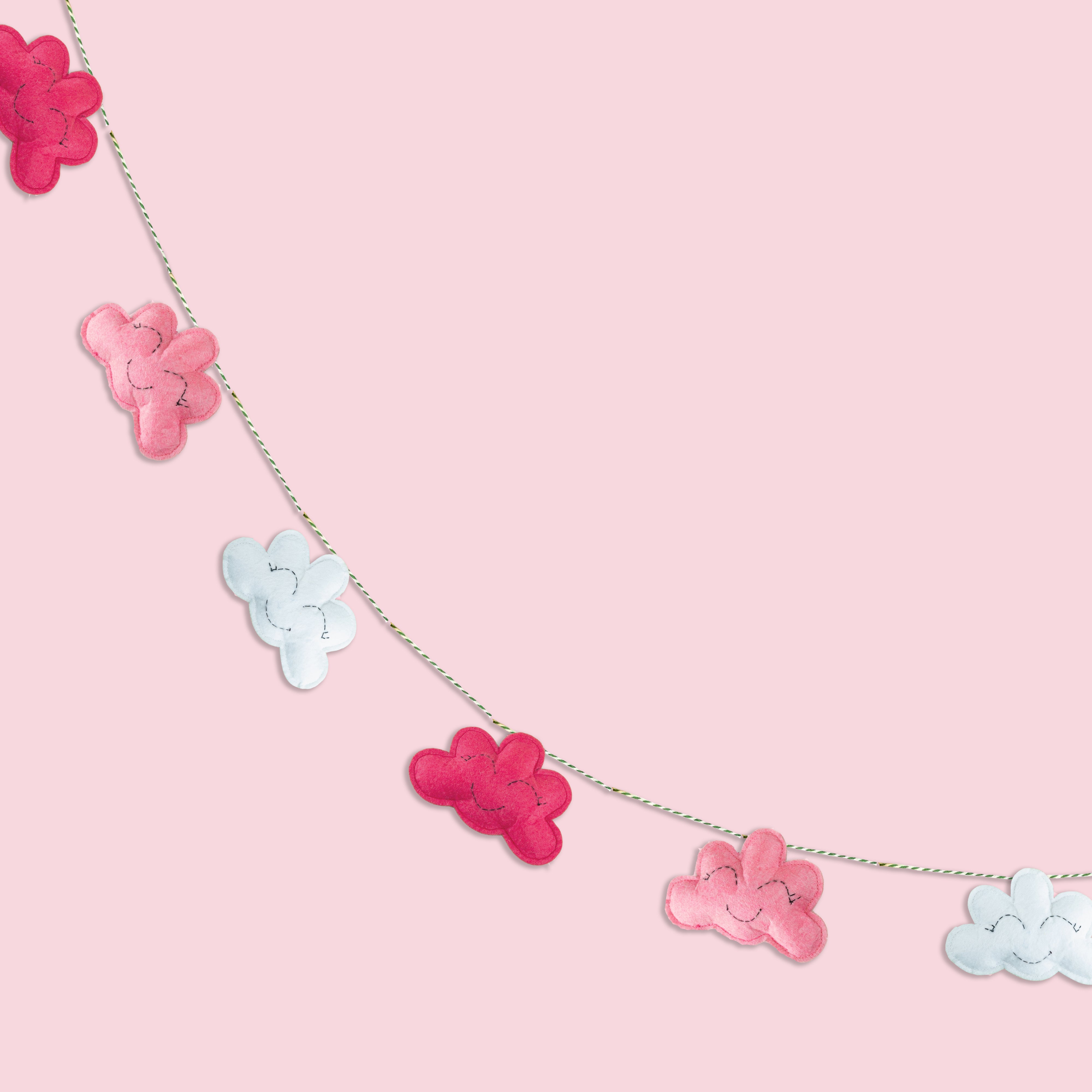 Tiny Snooze Clouds Garland – Pink