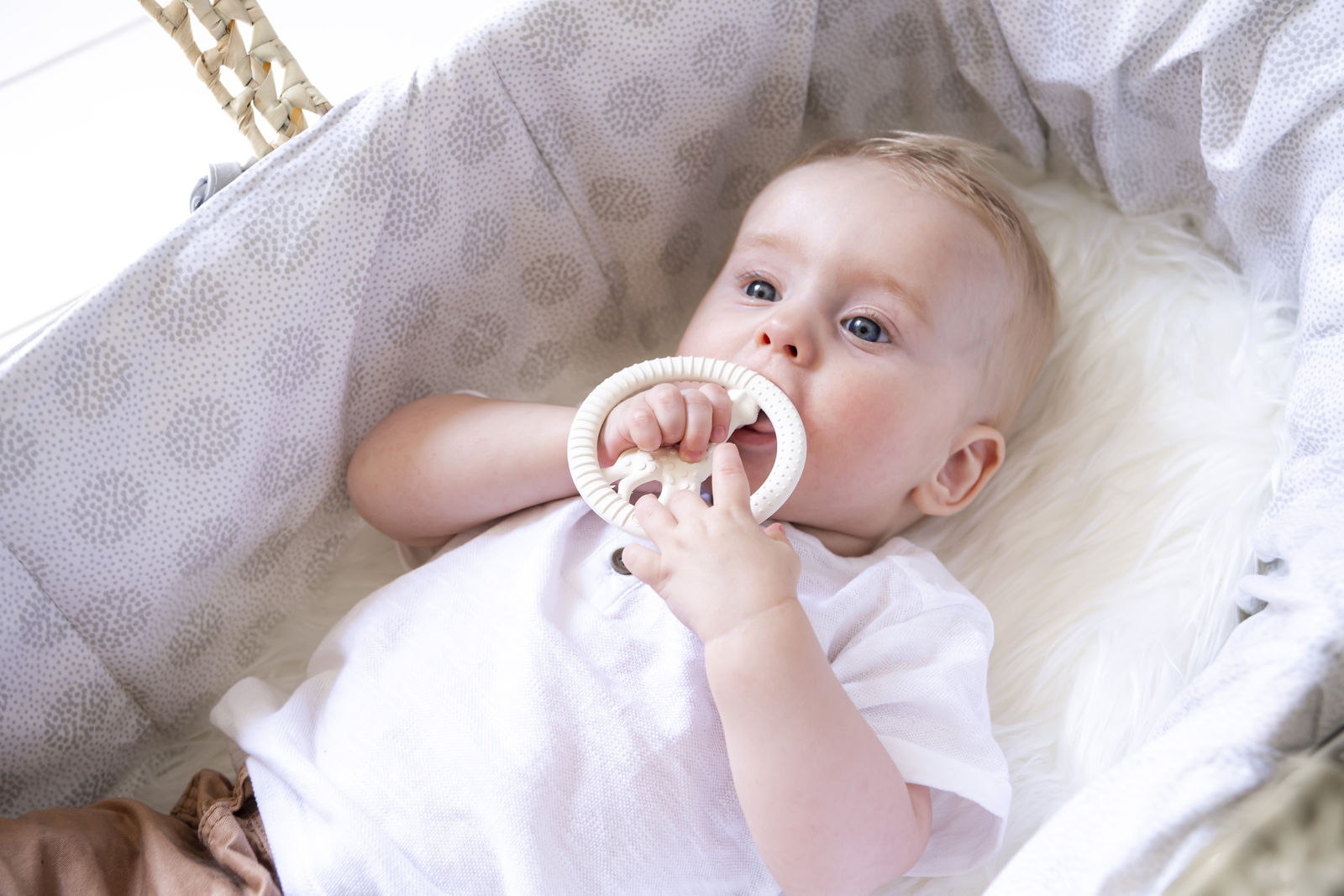 Sophie la Girafe So'Pure Circle Teether