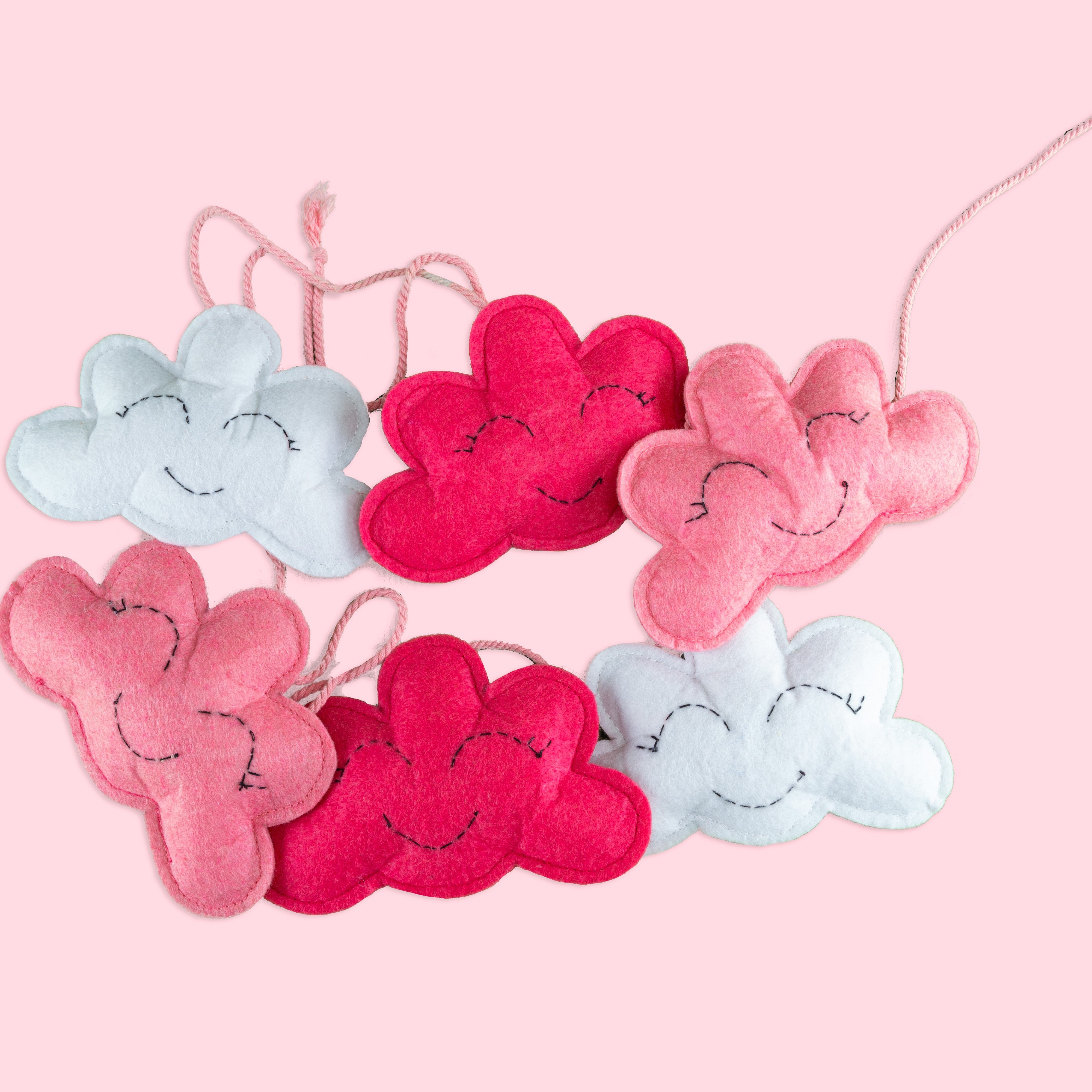 Tiny Snooze Clouds Garland – Pink