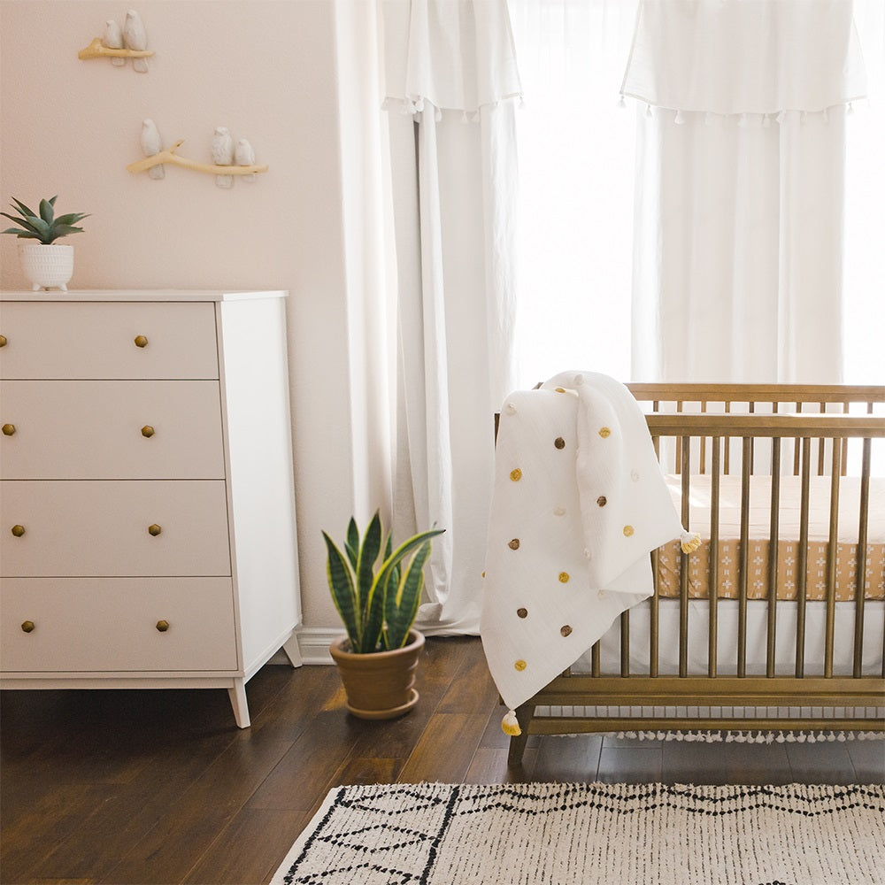 Crane Baby Perch Wall Décor