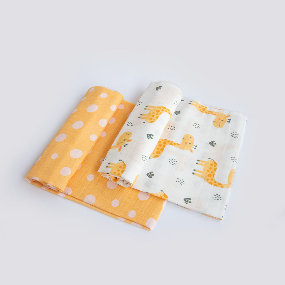 Baby Giraffe & Cute Polka - Essentials Gift Basket