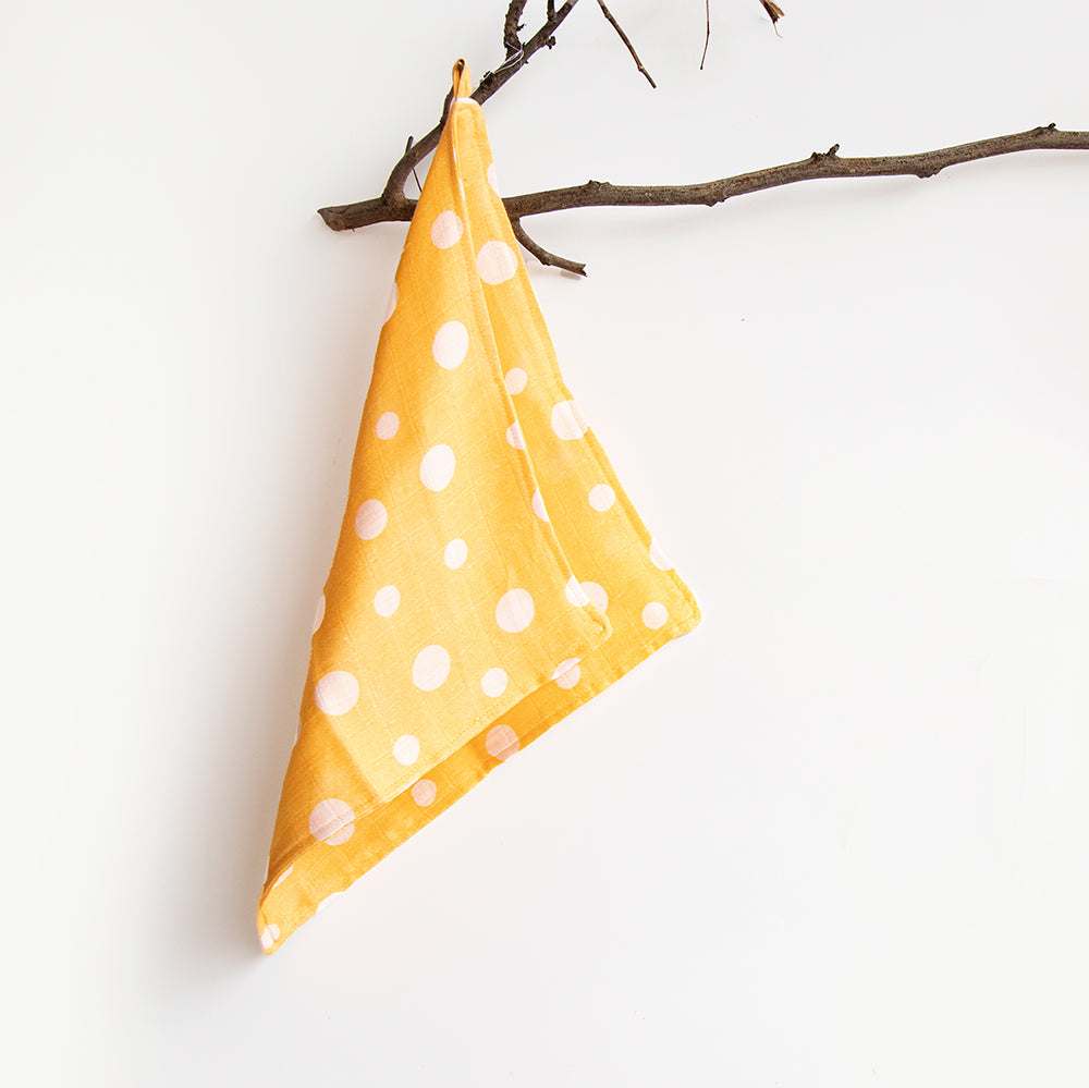 Baby Giraffe & Cute Polka - Essentials Gift Basket