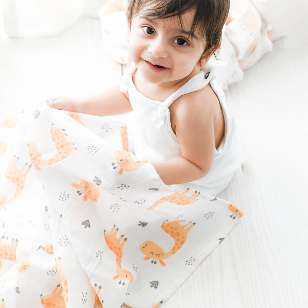 Baby Giraffe & Cute Polka - Essentials Gift Basket
