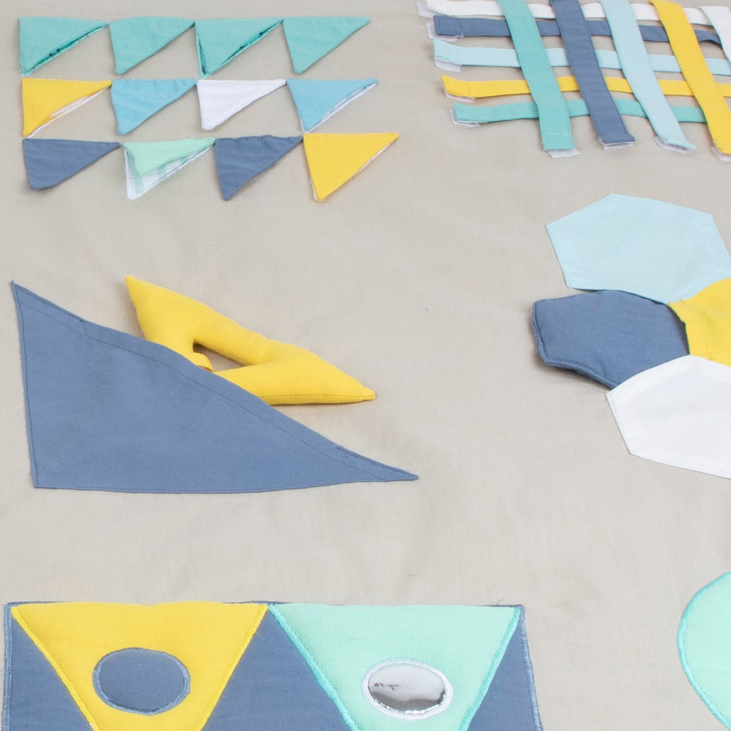 Neo Geometric Play Mat.