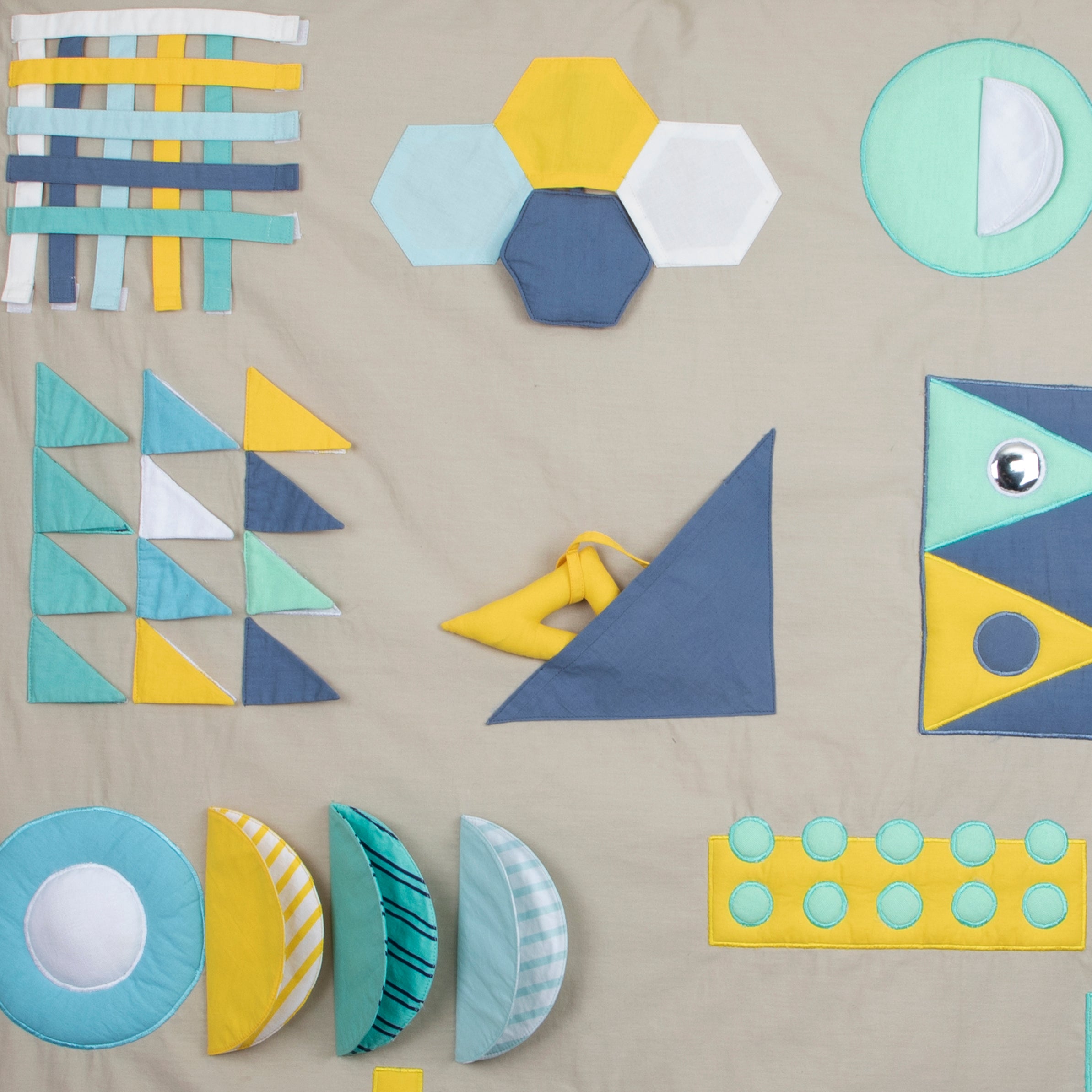 Neo Geometric Play Mat.