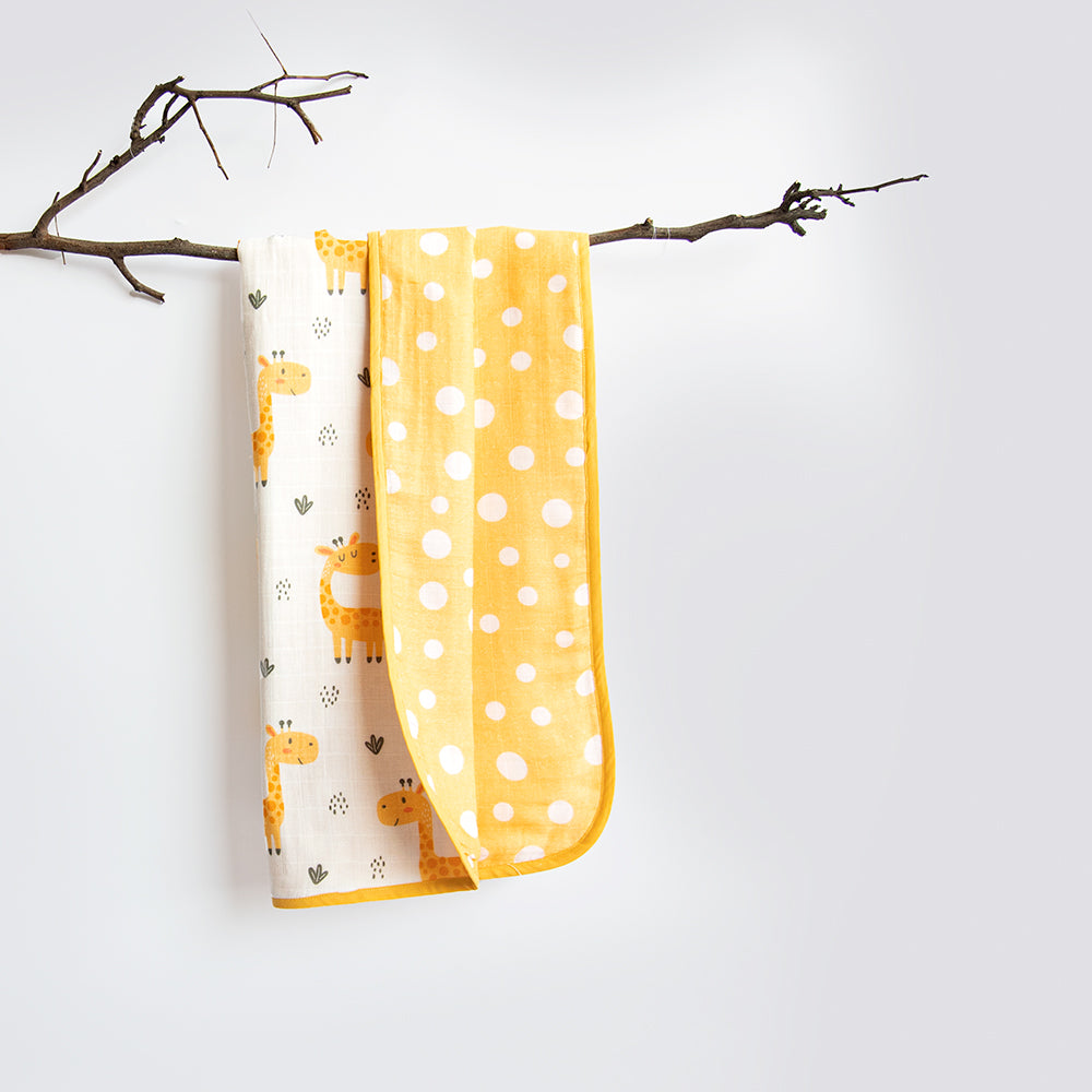 Baby Giraffe & Cute Polka - Essentials Gift Basket