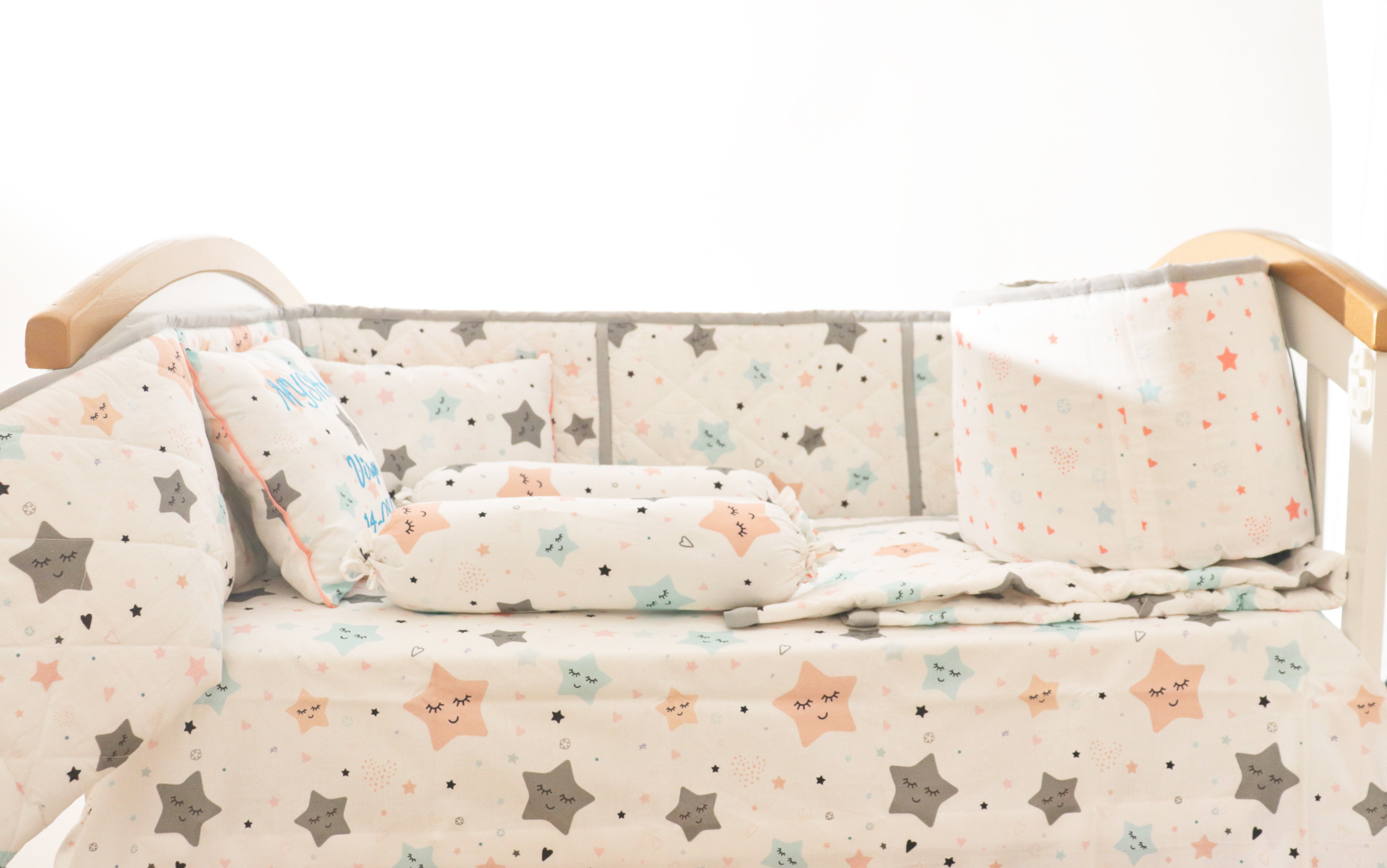 Twinkly Stars - Quilted Cot Bumper