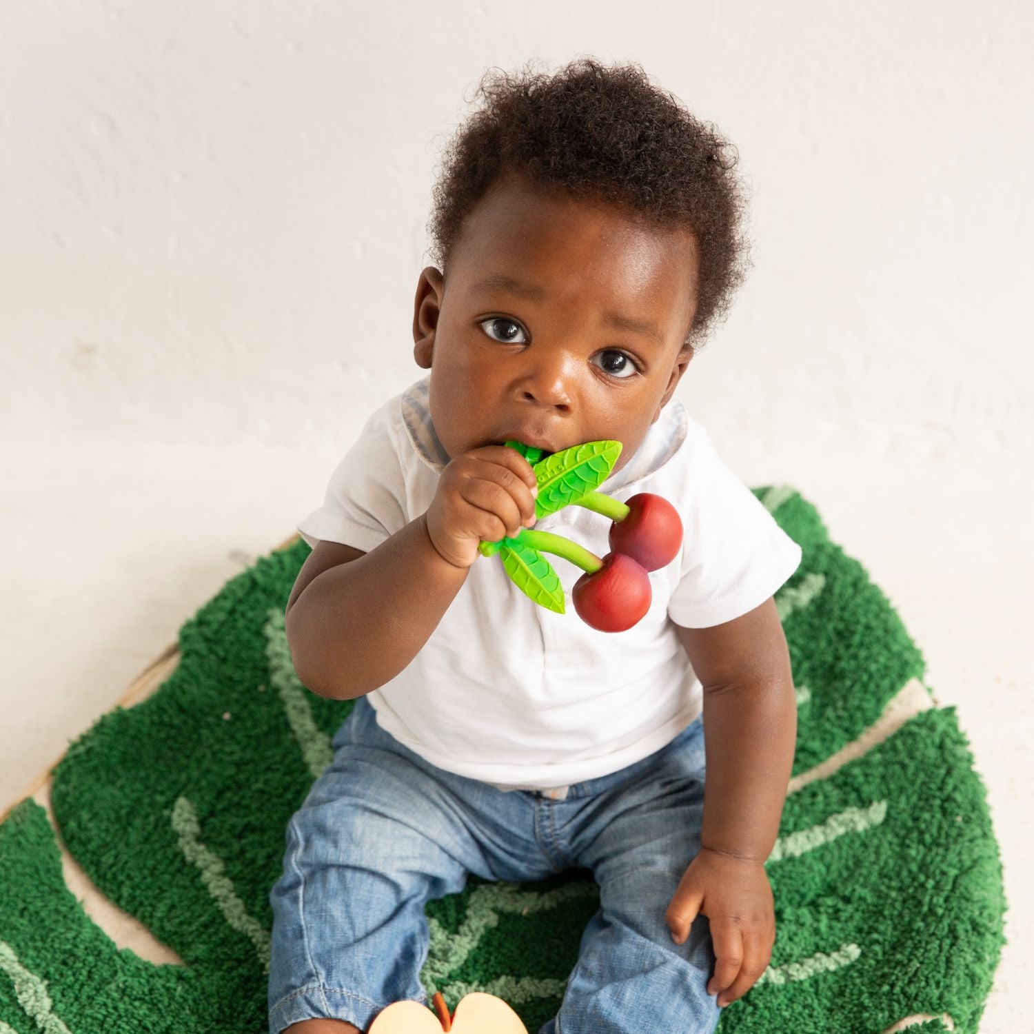 Oli & Carol Mery The Cherry Natural Rubber Teether