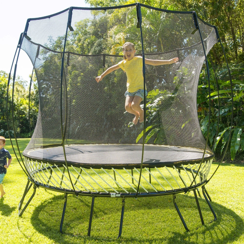 Springfree Compact Round Trampoline With Enclosure