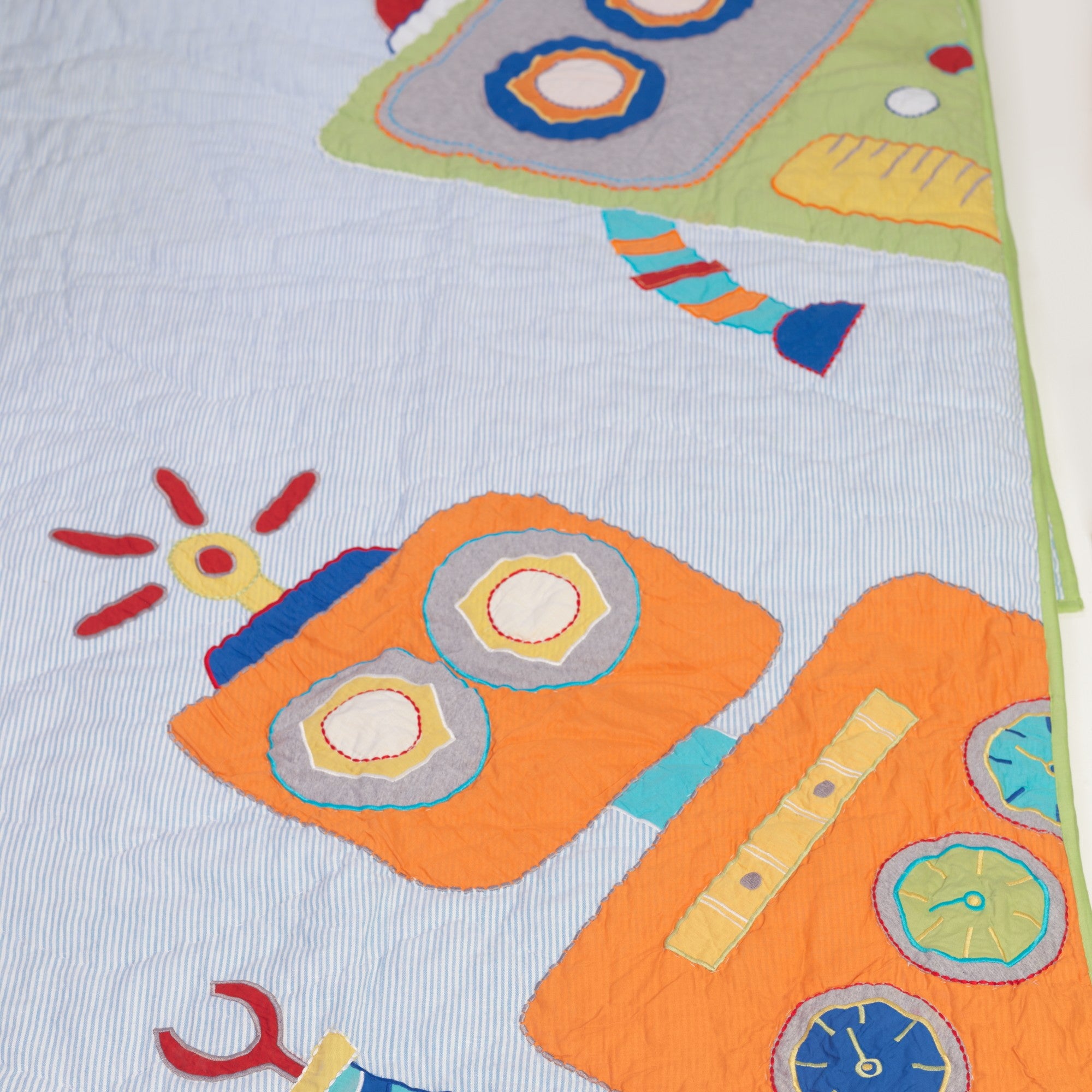 Rockin' Robots Kids Reversible Quilt, Ages 3 to 15