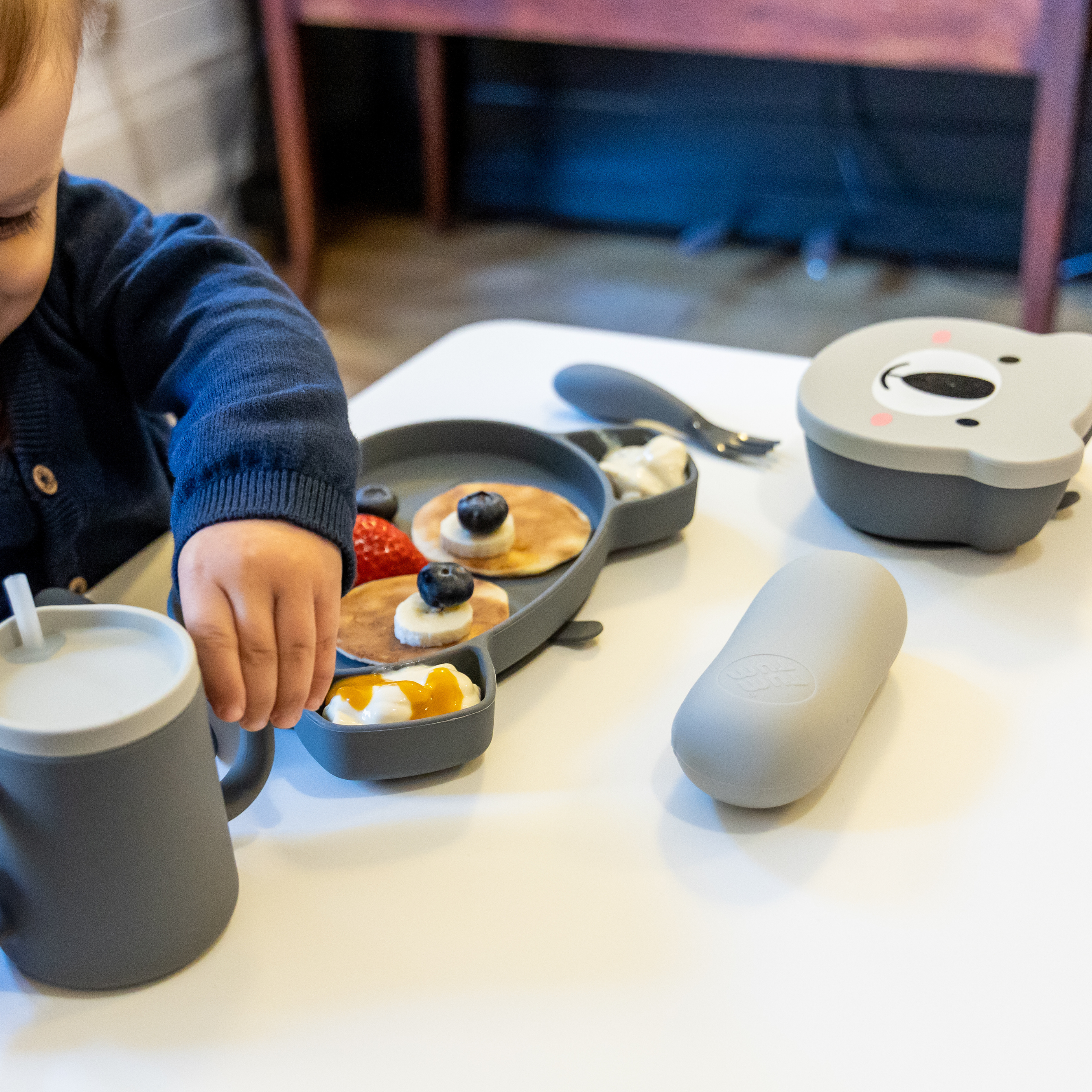 TUM TUM Baby & Toddler Stay Put Suction Bowl With Lid & Spoon, Stay Put Silicone Weaning Bowl & Spoon, First Feeding, Baby Led Weaning, 6m+, Betsy Bear Pink