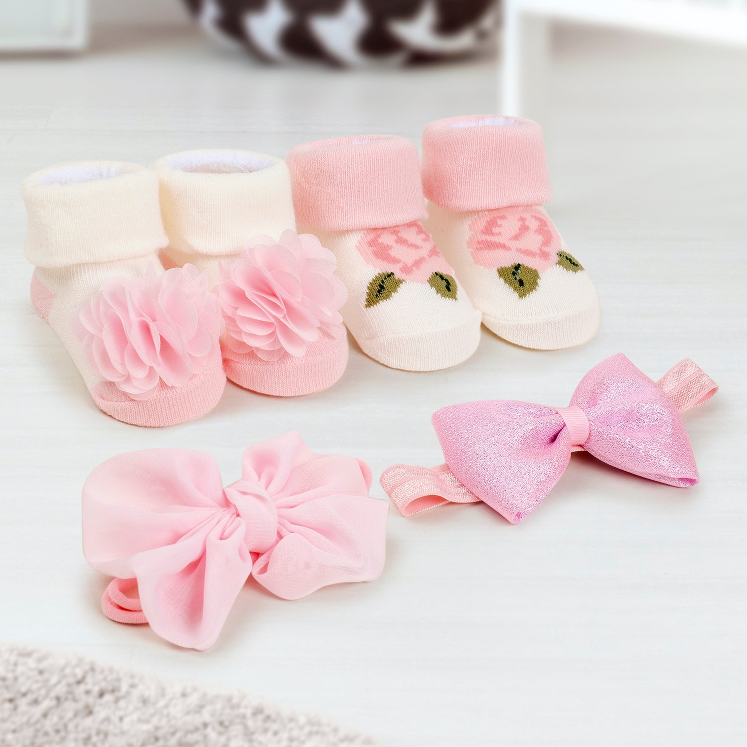 Baby Moo Born To Shine Infant Girl 4-Piece Gift Hairband And Socks Set - Pink