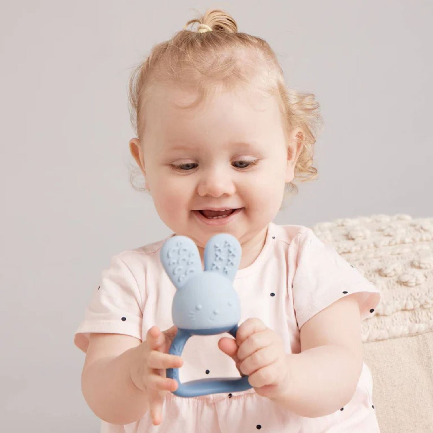 b.box Chill + Fill Bunny Teether Lullaby Blue