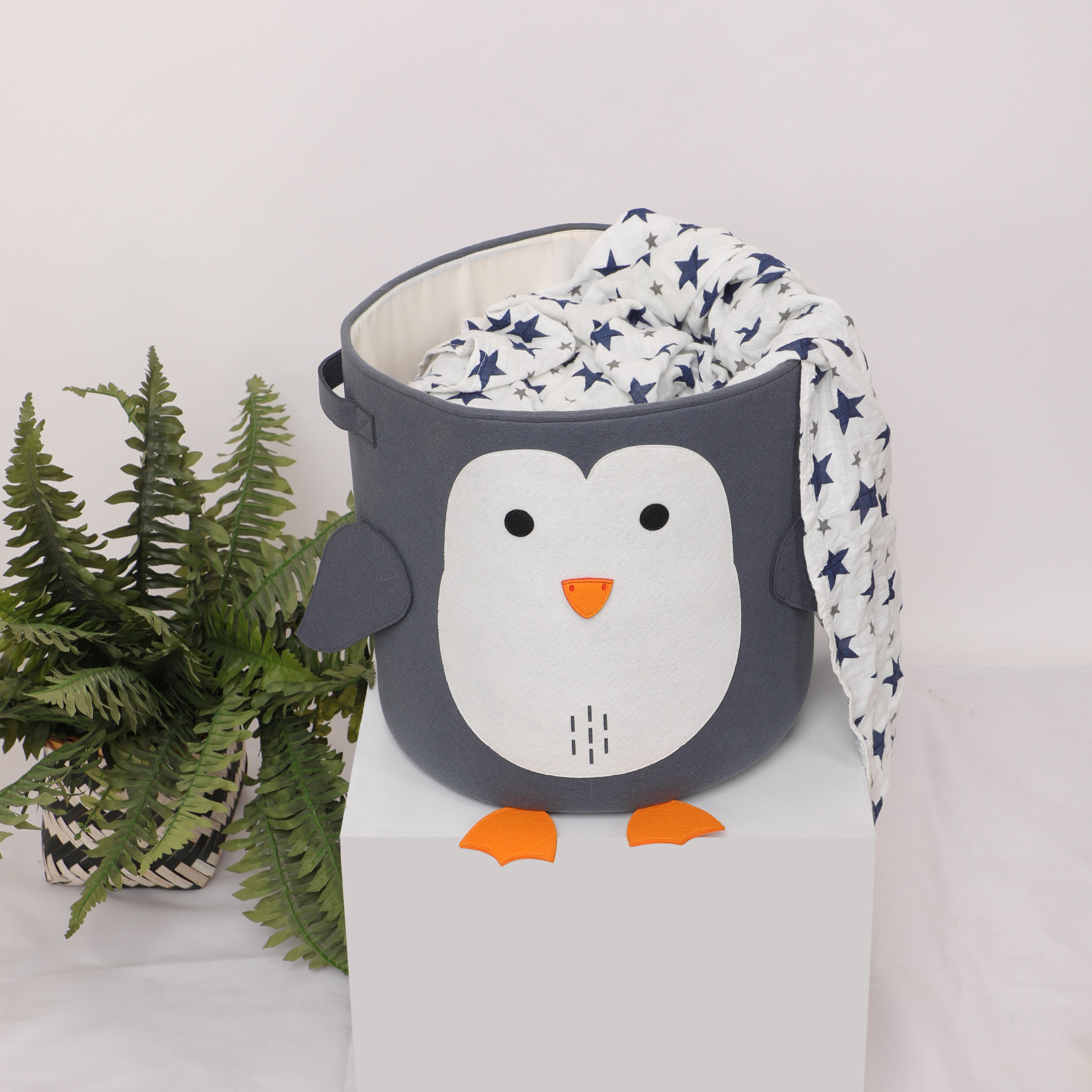 Penguin Round Basket