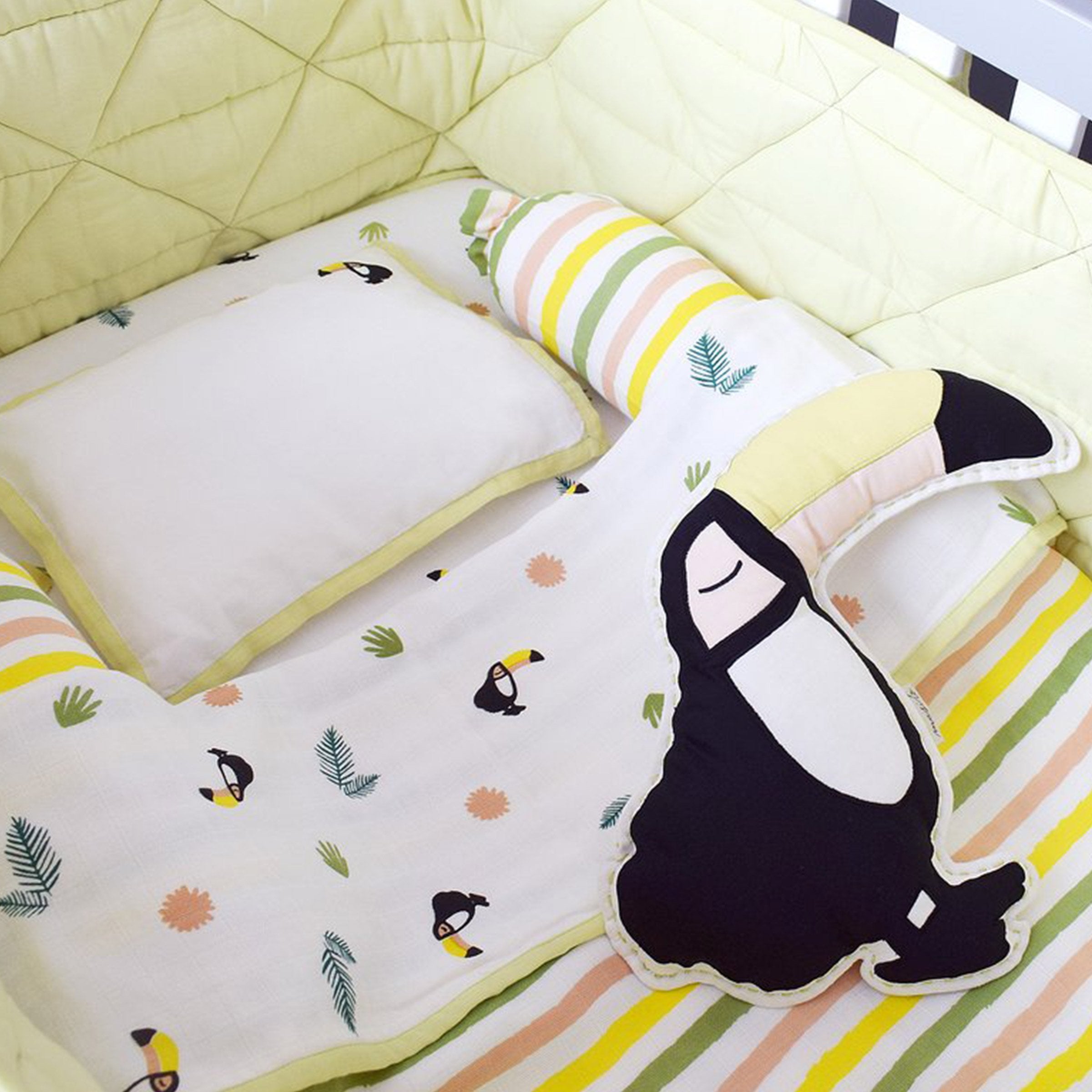 Organic Muslin Cot Bedding Set – Tropical Toucan