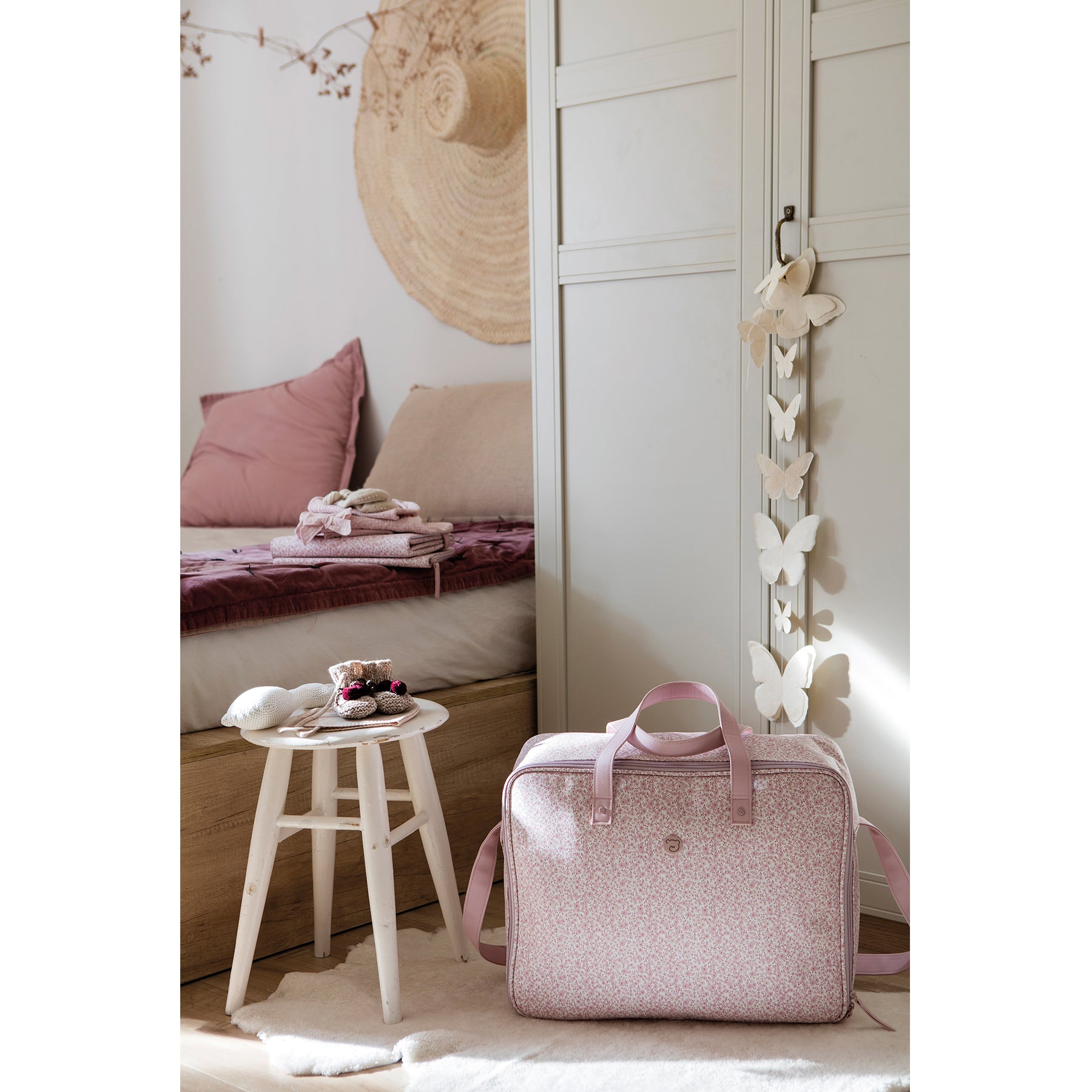 Pasito a Pasito Flower Mellow Pink Travel Holiday and Maternity Bag