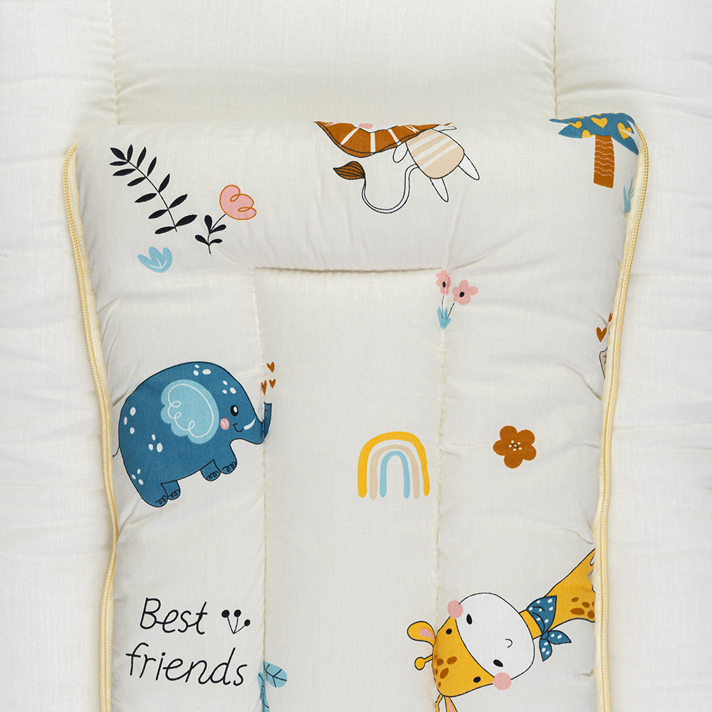 Little Animals Carry Nest