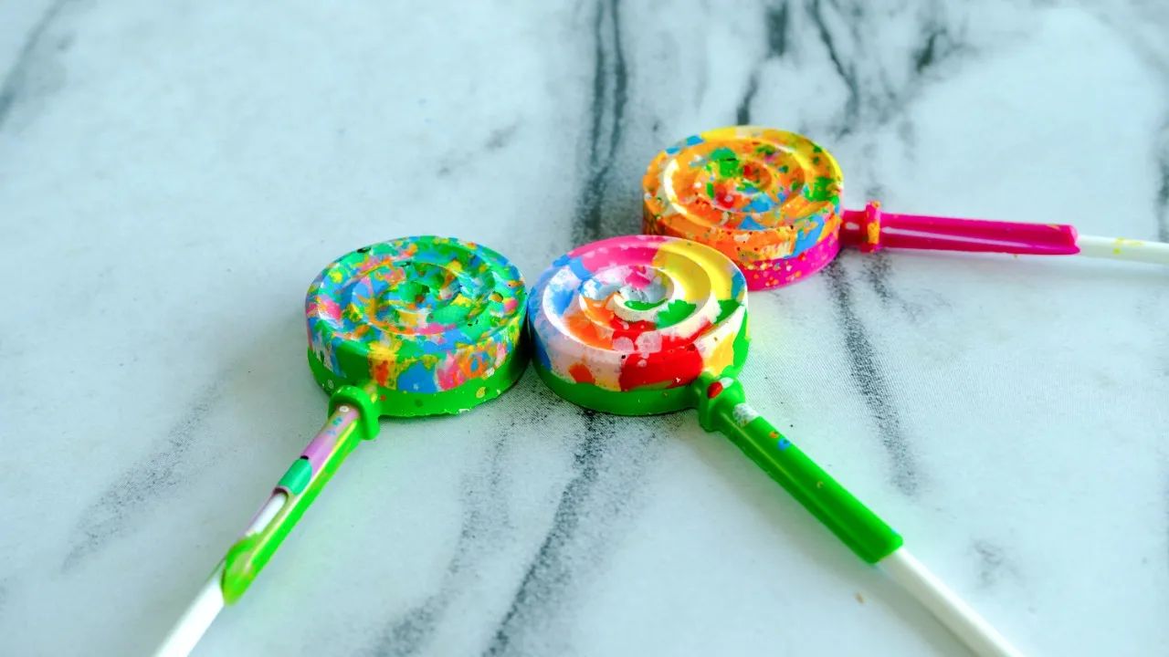 Handmade Lollipop Crayon – 1 Piece