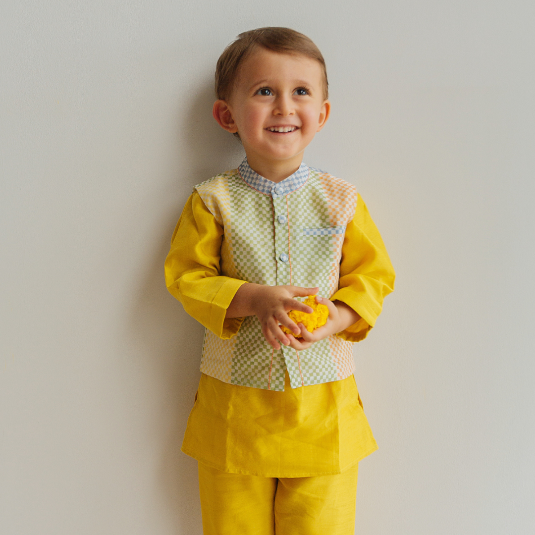 Chanderi Kurta Pyjama & Bandi Set