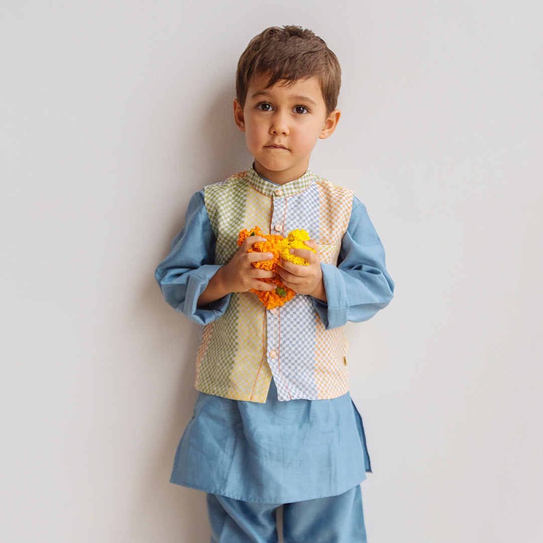 Chanderi Kurta Pyjama & Bandi Set