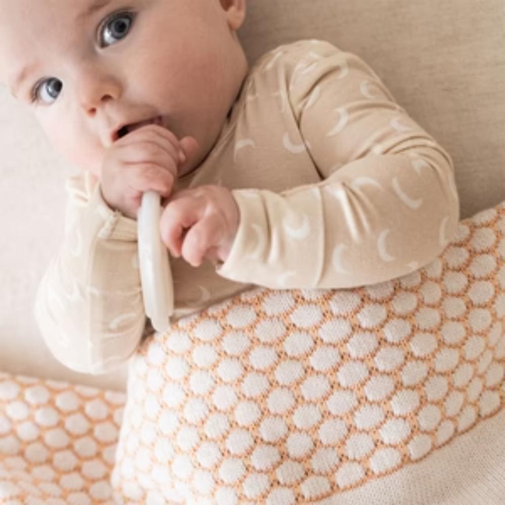 Chunky Bubble Name Blanket - Oatmeal; Name: Peach Fuzz