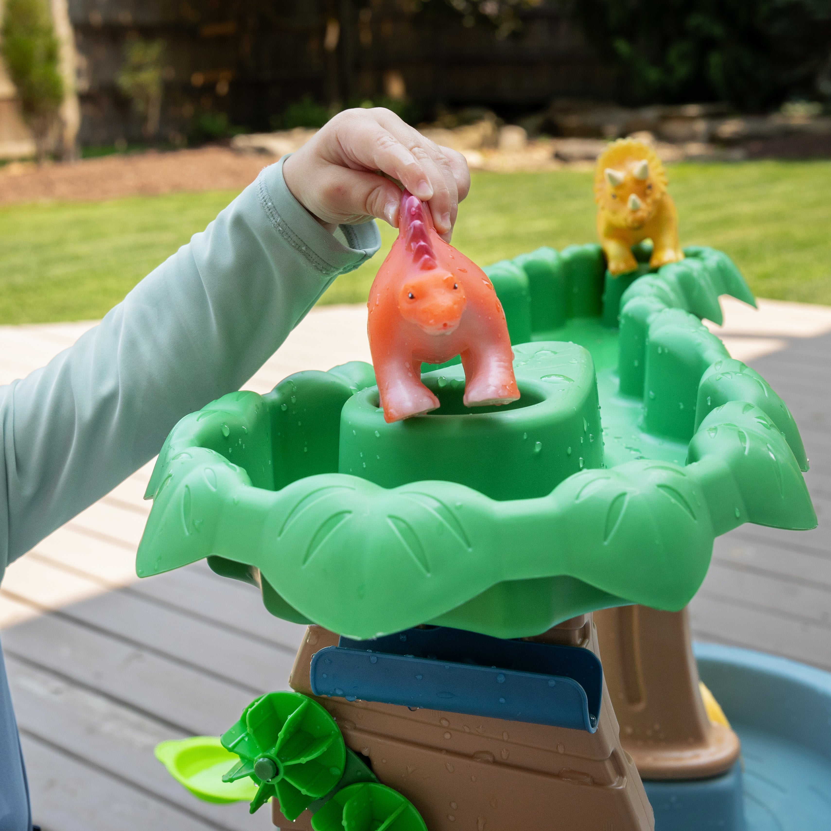 Step2 Dino Shower Water Table