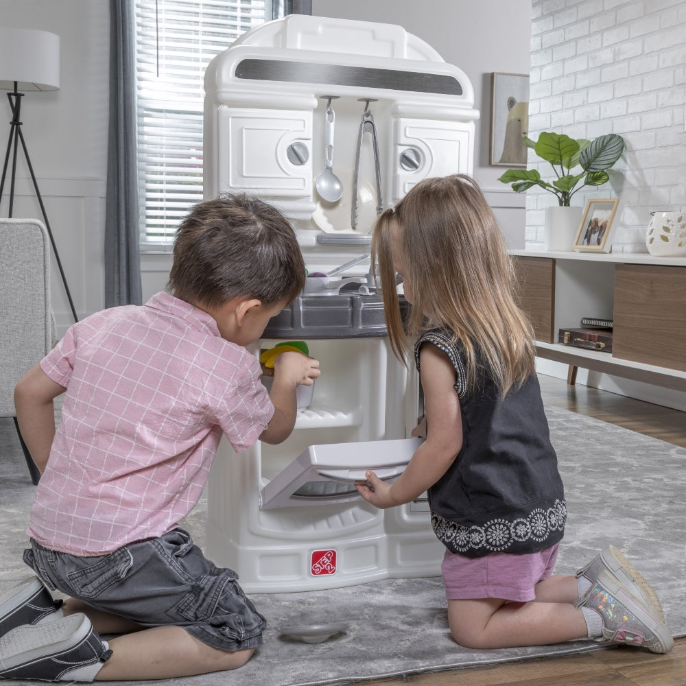 Step2 Quaint Kitchen (White)