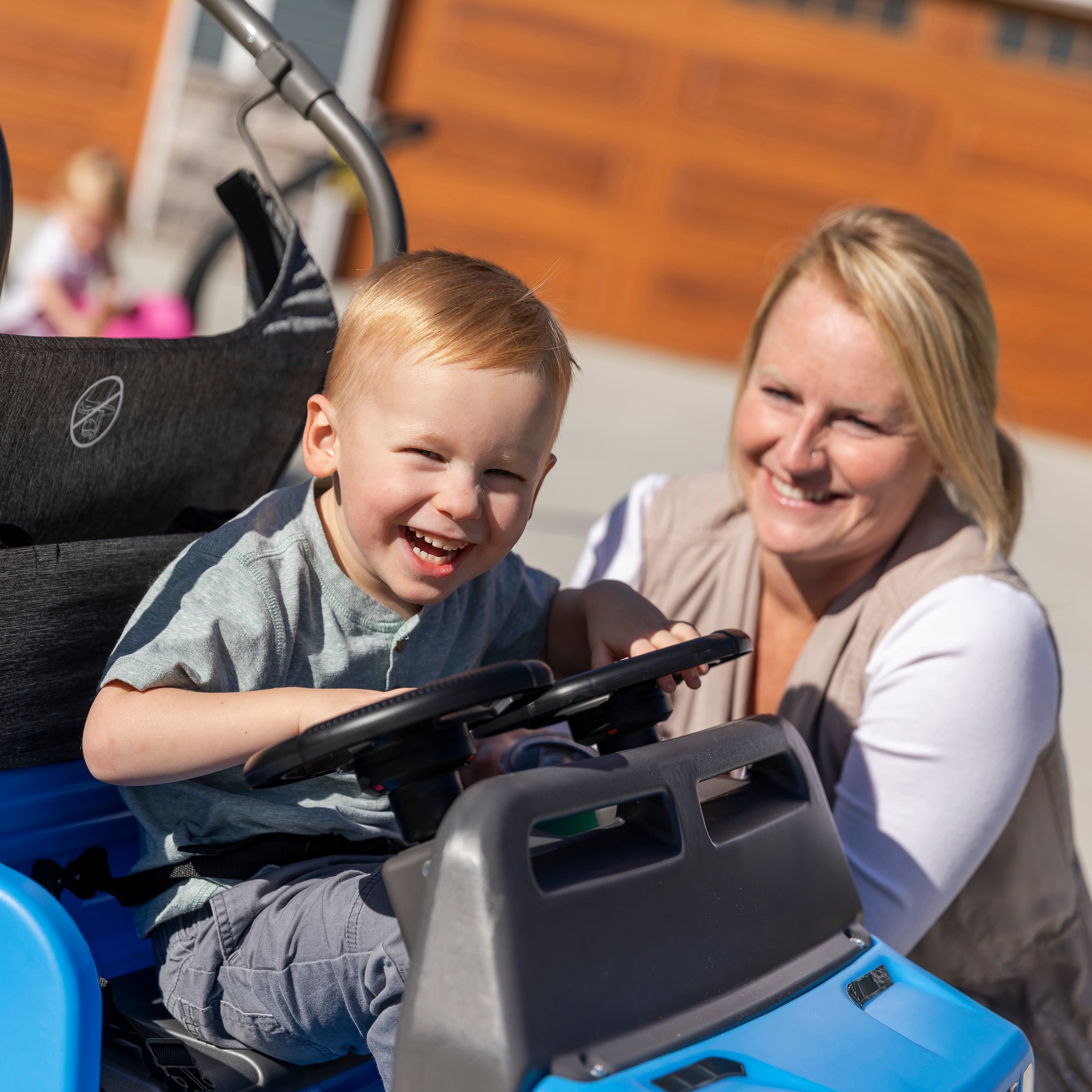 Step2 Side By Side Push Around Suv (Blue)